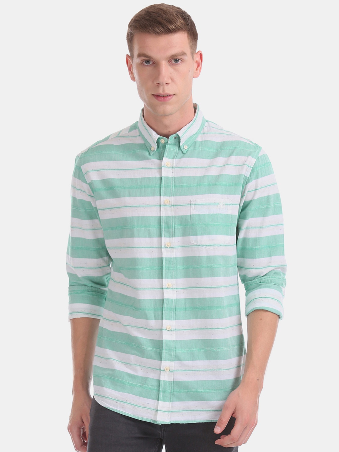 

Aeropostale Men Green & White Regular Fit Striped Casual Shirt