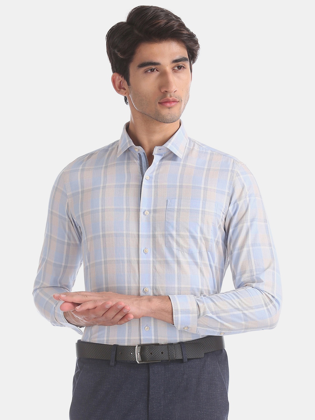 

Arrow Men Blue & Cream-Coloured Slim Fit Checked Formal Shirt