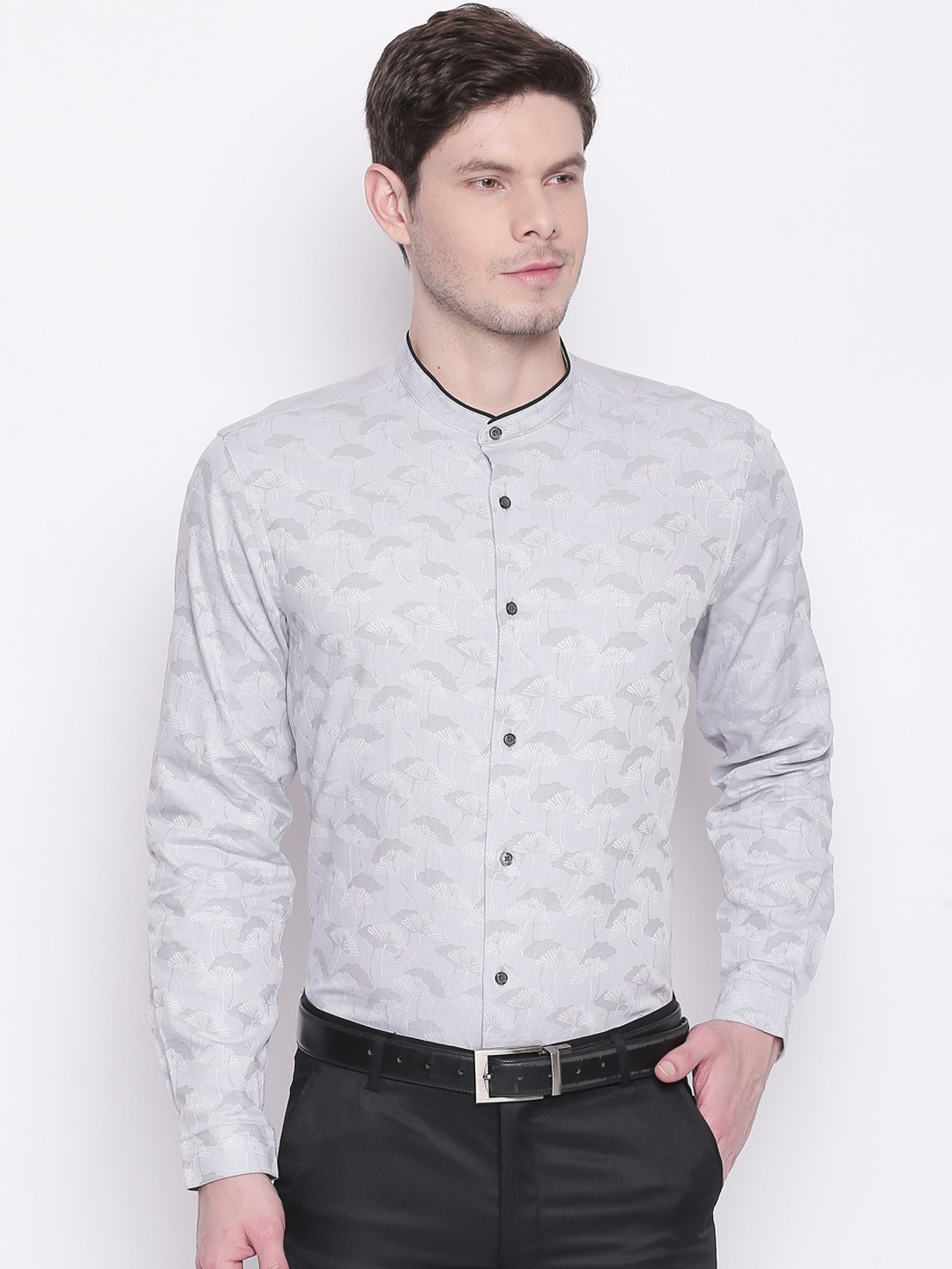 

RICHARD PARKER by Pantaloons Men Grey & White Slim Fit Self Design Party Shirt