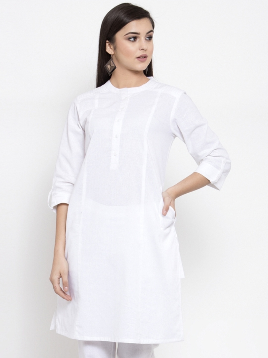 

Ayaany Women White Solid Straight Kurta