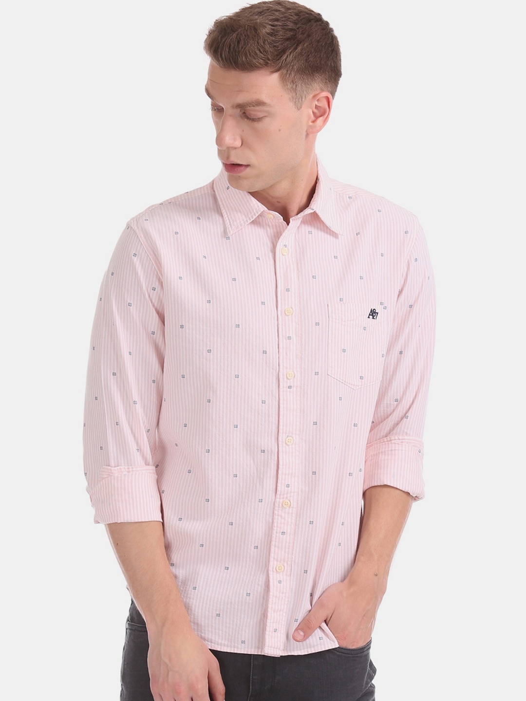 

Aeropostale Men Pink & White Regular Fit Striped Casual Shirt