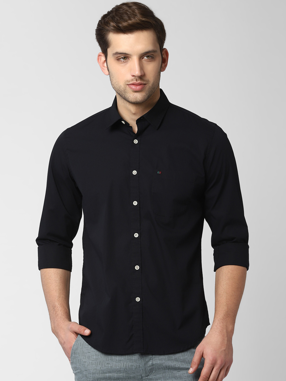 

Peter England Casuals Men Black Slim Fit Solid Casual Shirt