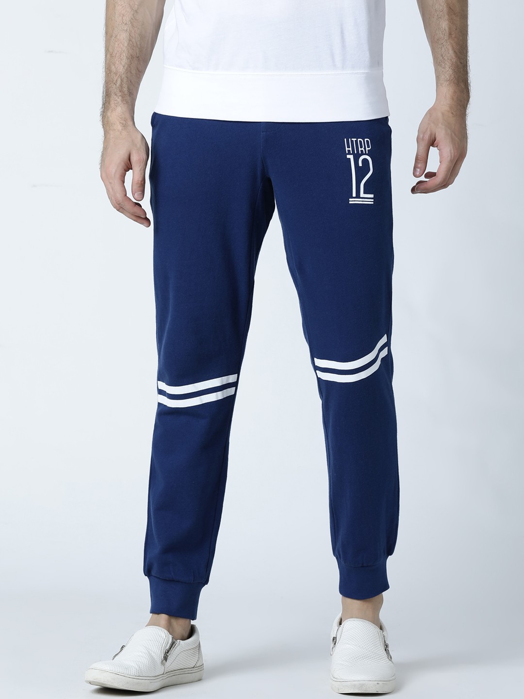 

Huetrap Men Blue Solid Straight Fit Joggers