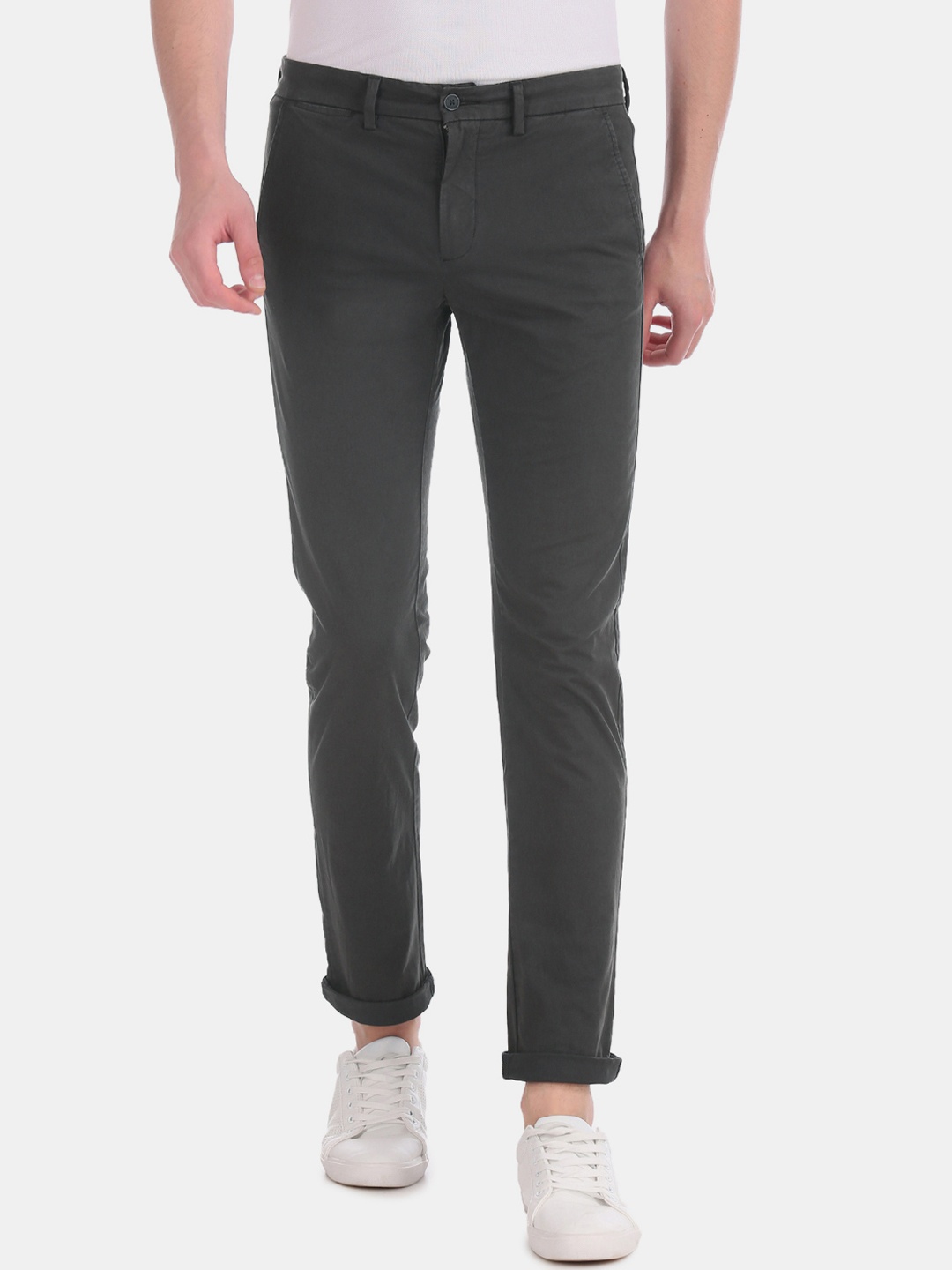 

Arrow Sport Men Grey Slim Fit Solid Chinos