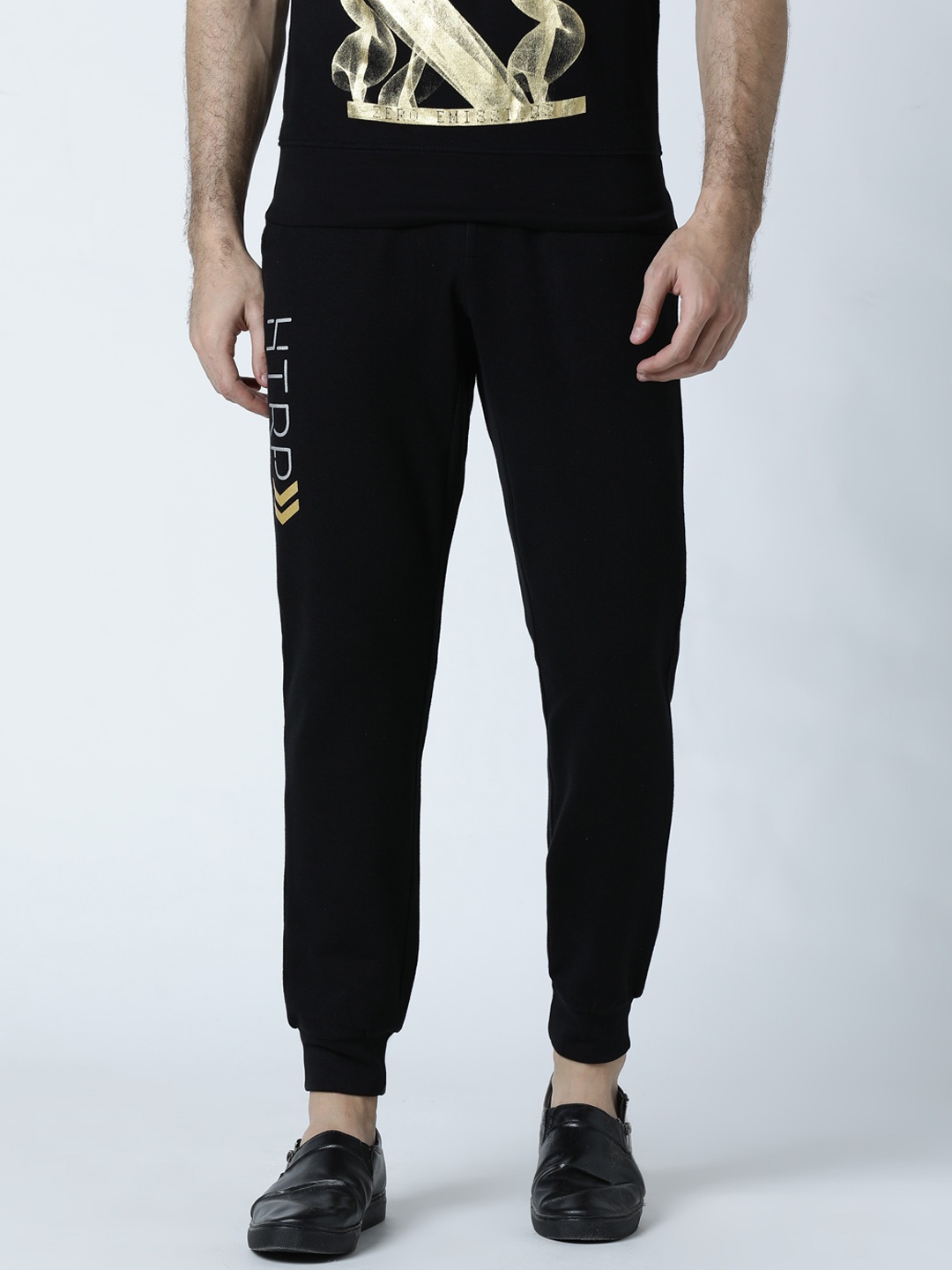 

Huetrap Men Black Solid Straight Fit Joggers