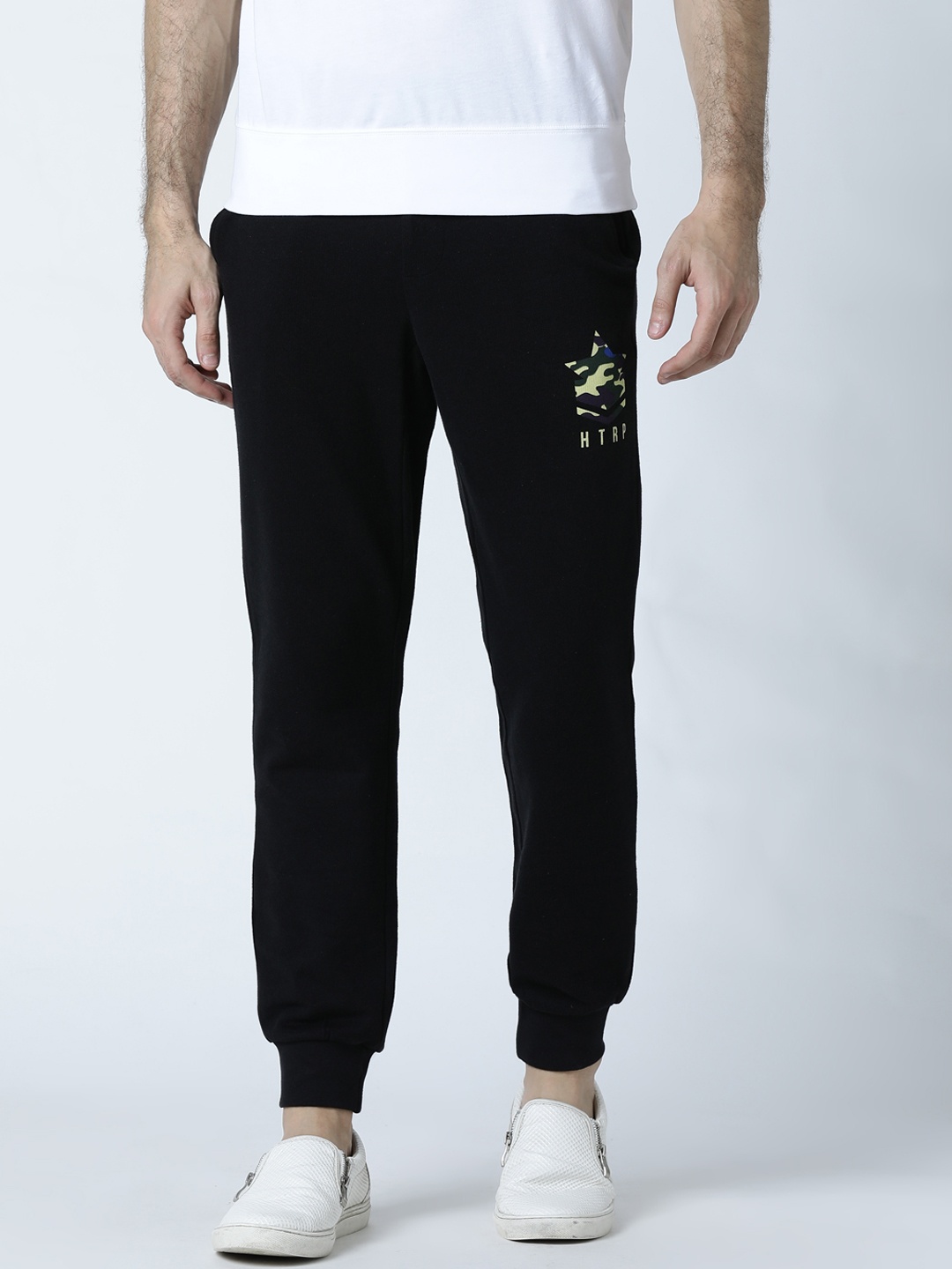 

Huetrap Men Black Solid Straight Fit Joggers