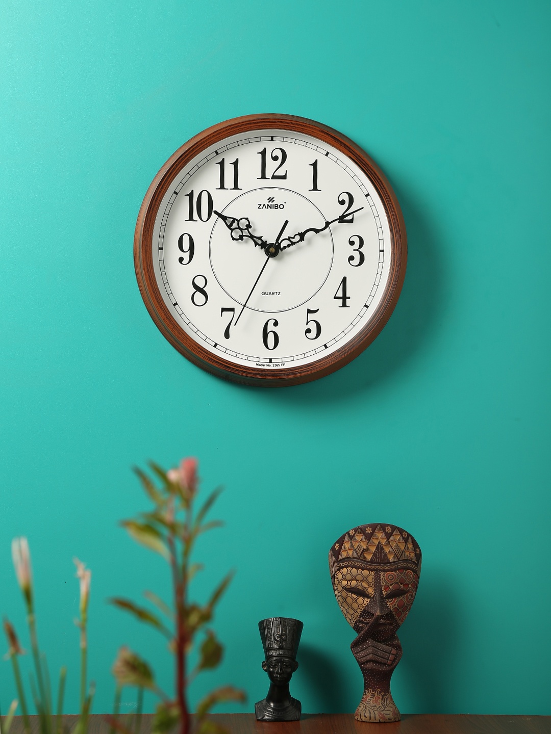 

ZANIBO White Round Solid 28 cm Analogue Wall Clock