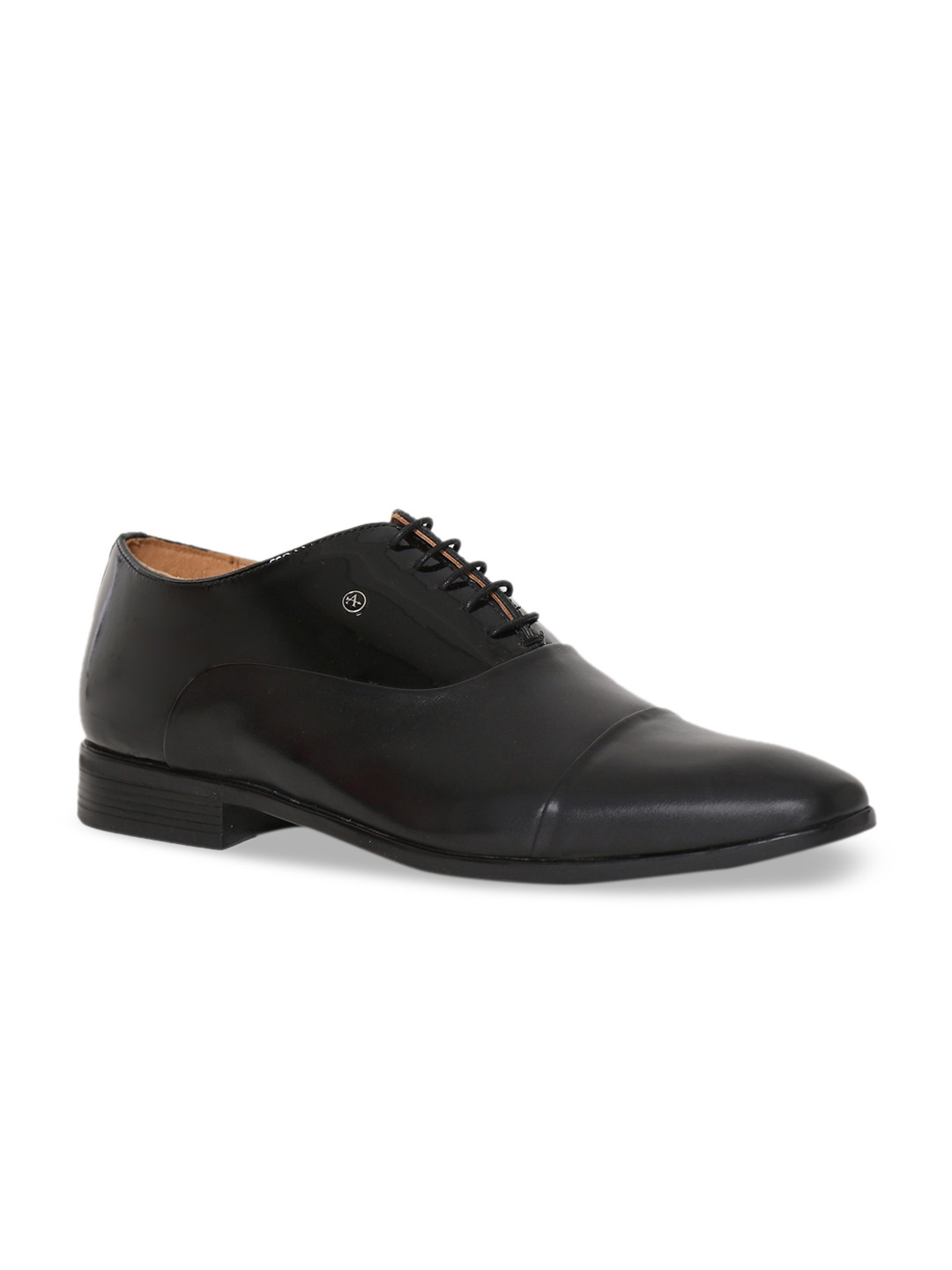 

Arrow Men Black Solid Formal Leather Woodrow Oxfords