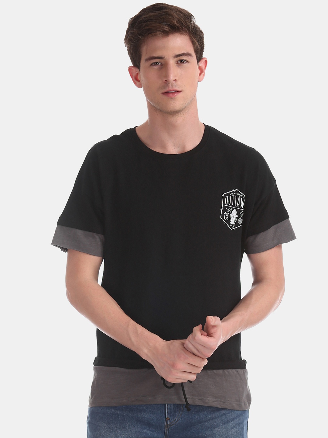 

Colt Men Black Solid Round Neck Pure Cotton T-shirt