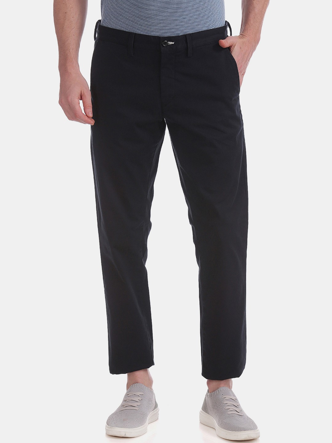

GANT Men Black Slim Fit Solid Regular Trousers