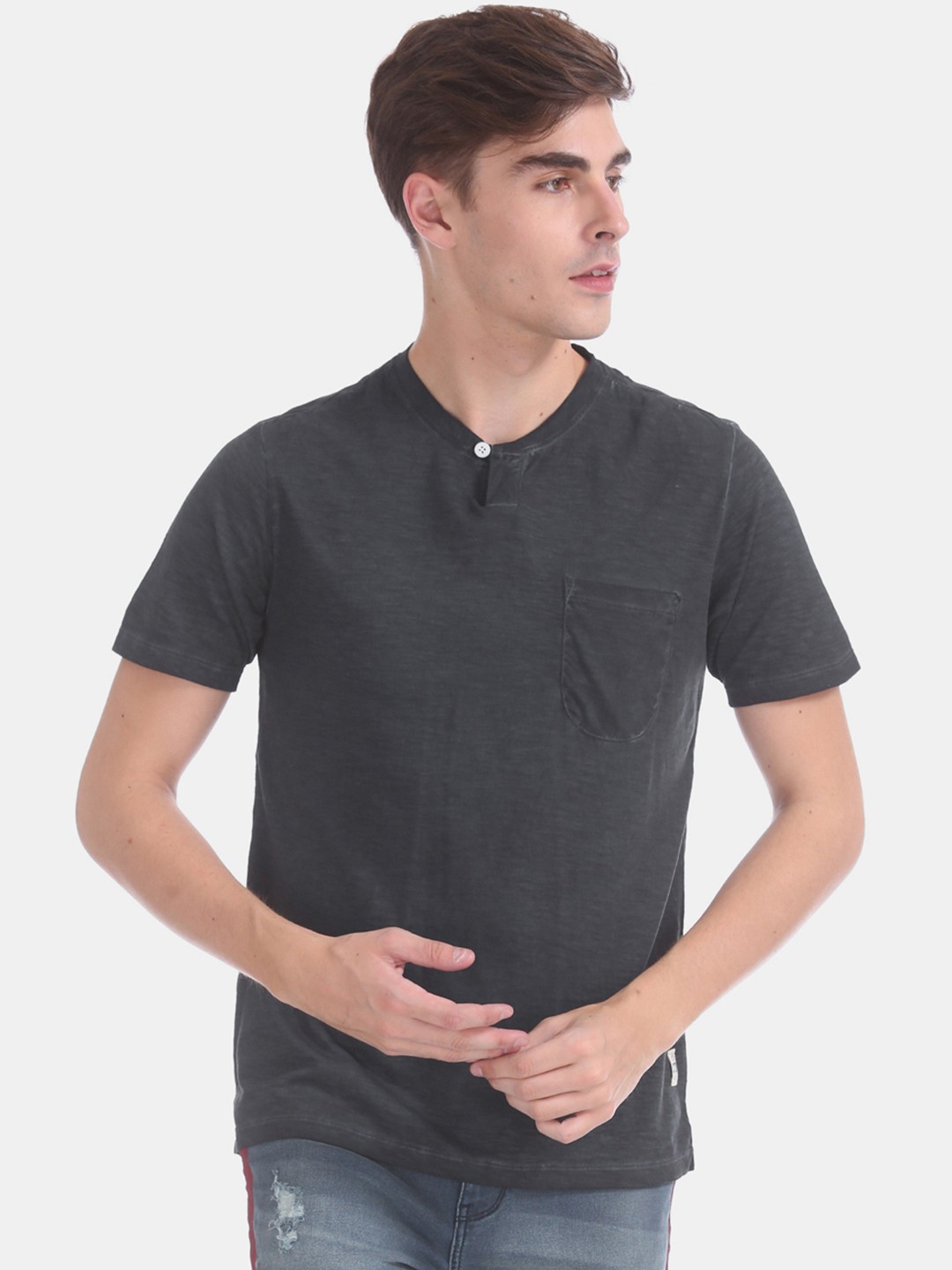 

Cherokee Men Grey Solid Henley Neck T-shirt