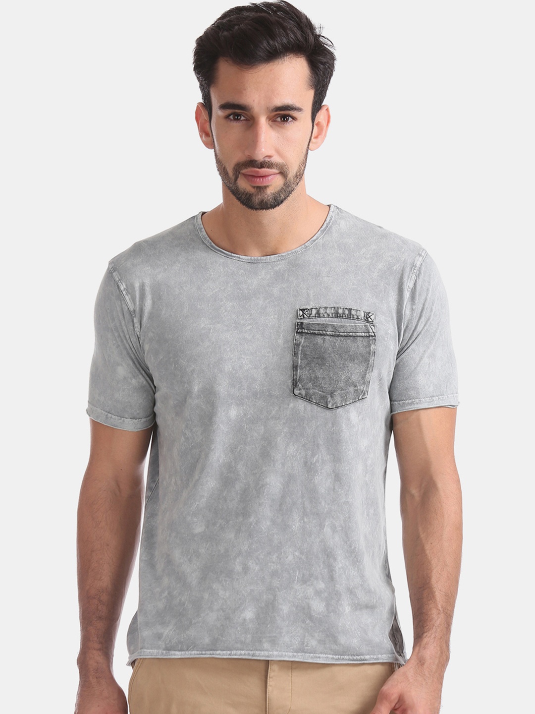 

Colt Men Grey Solid Round Neck Pure Cotton T-shirt
