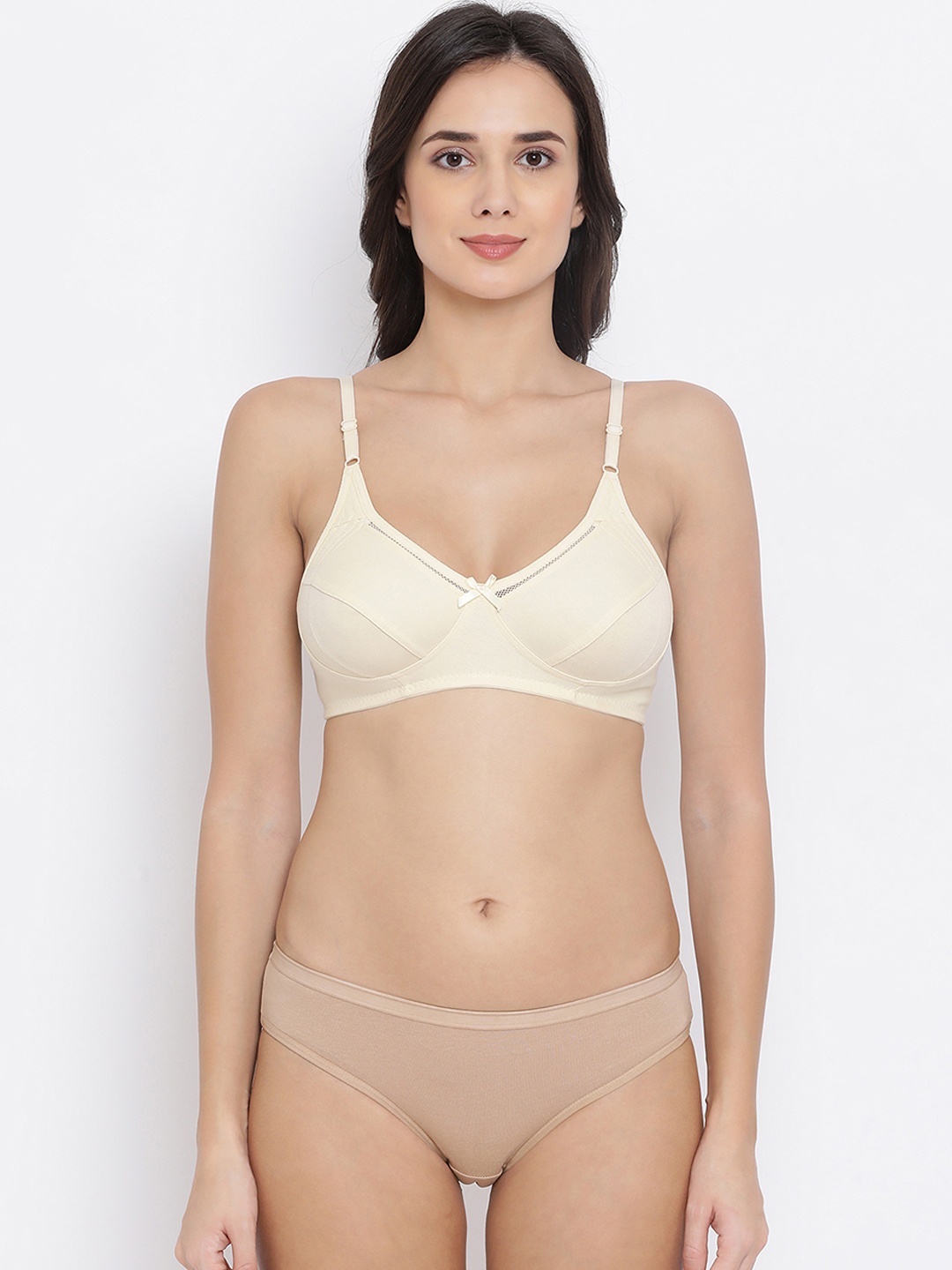 

Clovia Women Beige & Nude-Coloured Solid Lingerie Set COMBBP46632B