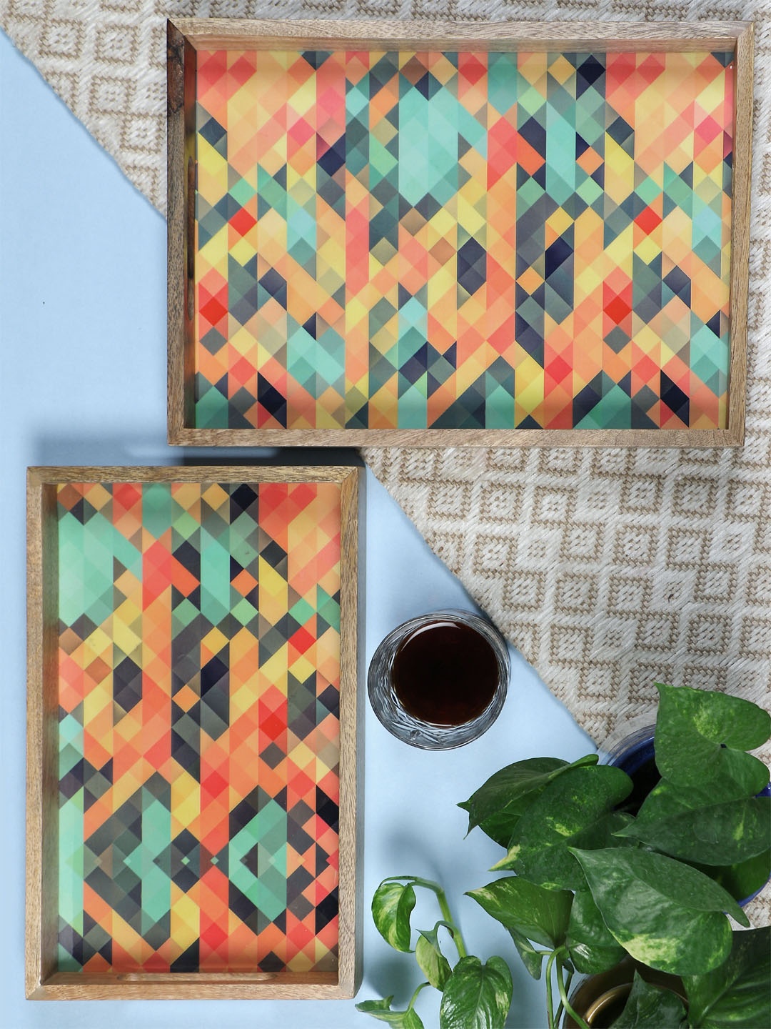 

VarEesha Set of 2 Yellow & Blue Mosaic Printed Mango Wood Rectangular Trays
