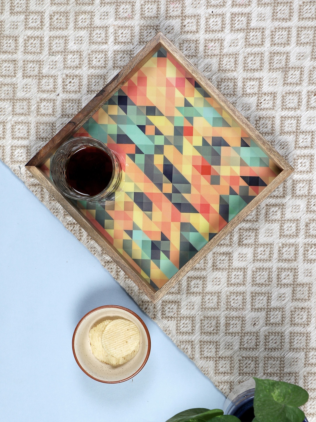

VarEesha Yellow & Blue Mosaic Printed Mango Wood Square Tray