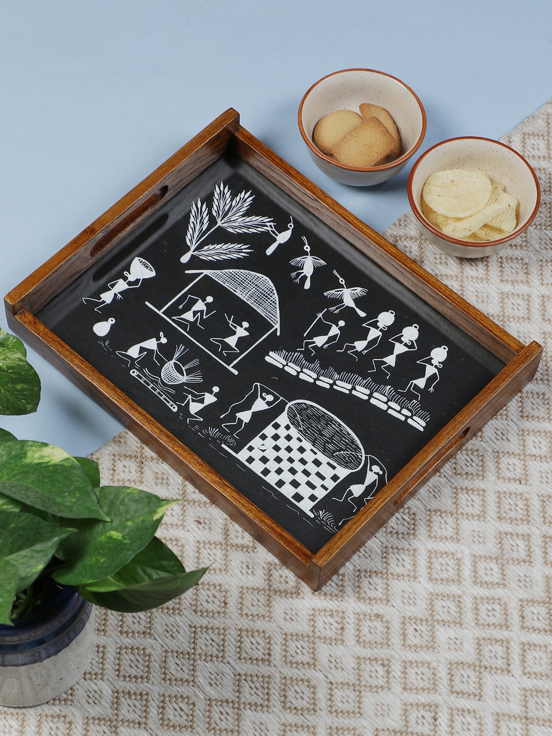 VarEesha Brown & Black Warli Handmade Teak Wood Serving Tray With Glass Top