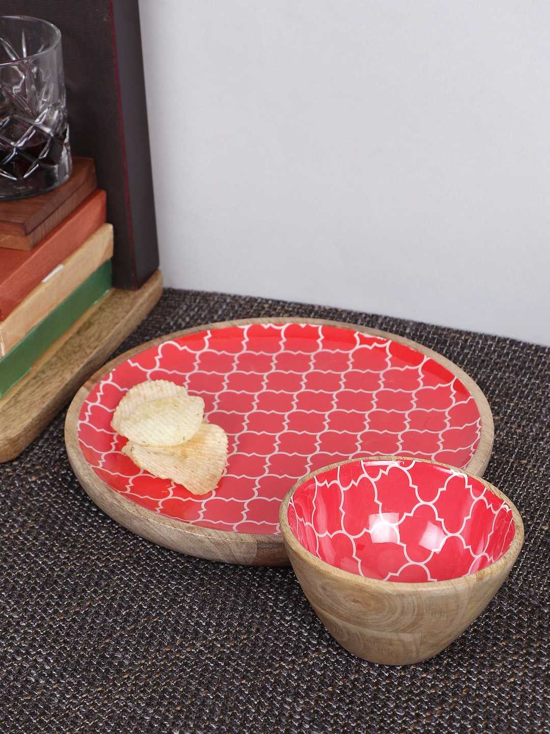 

VarEesha Red Printed Mango Wood Serving Plate & Bowl Set