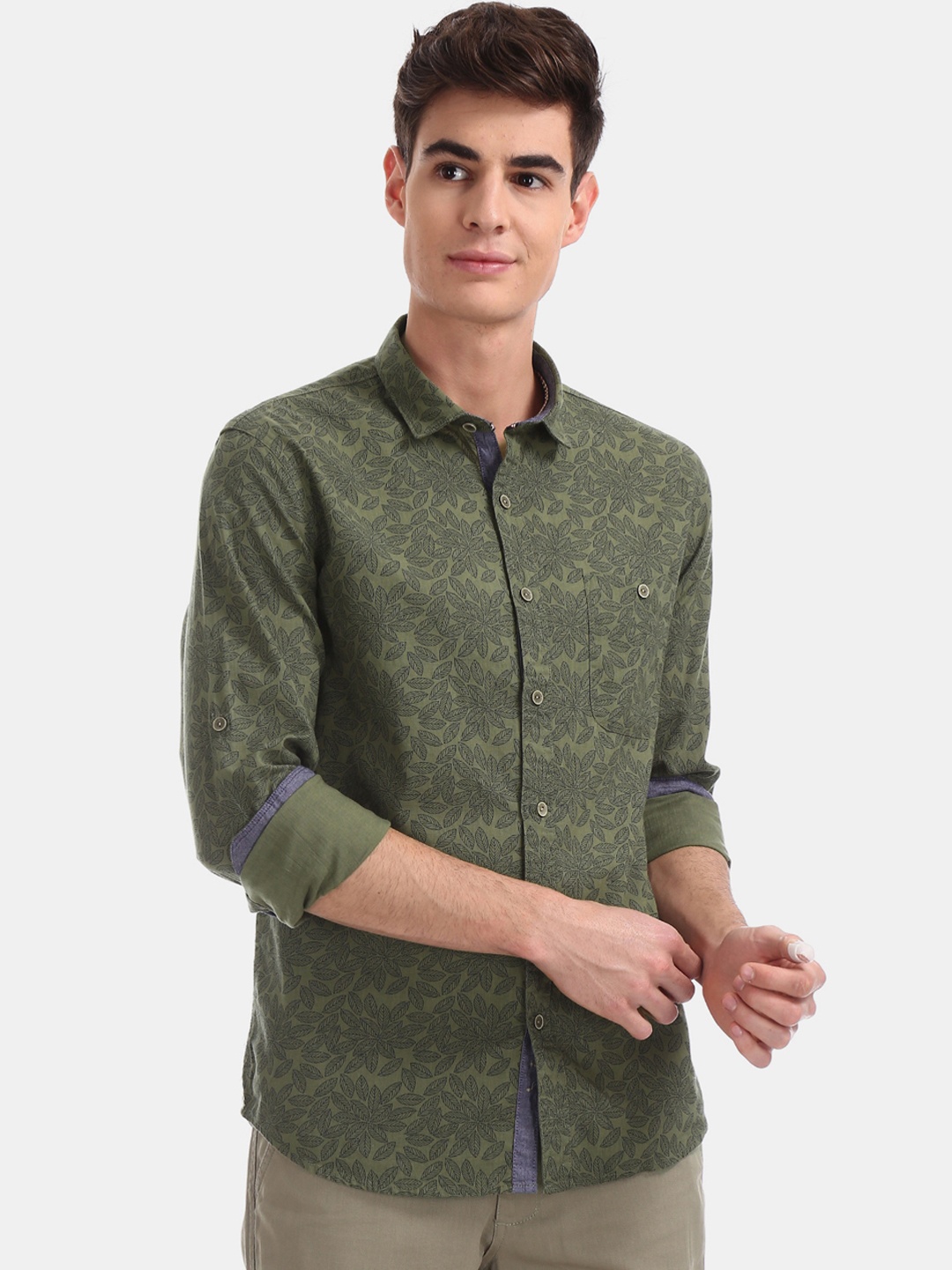

Cherokee Men Green & Blue Regular Fit Printed Casual Shirt