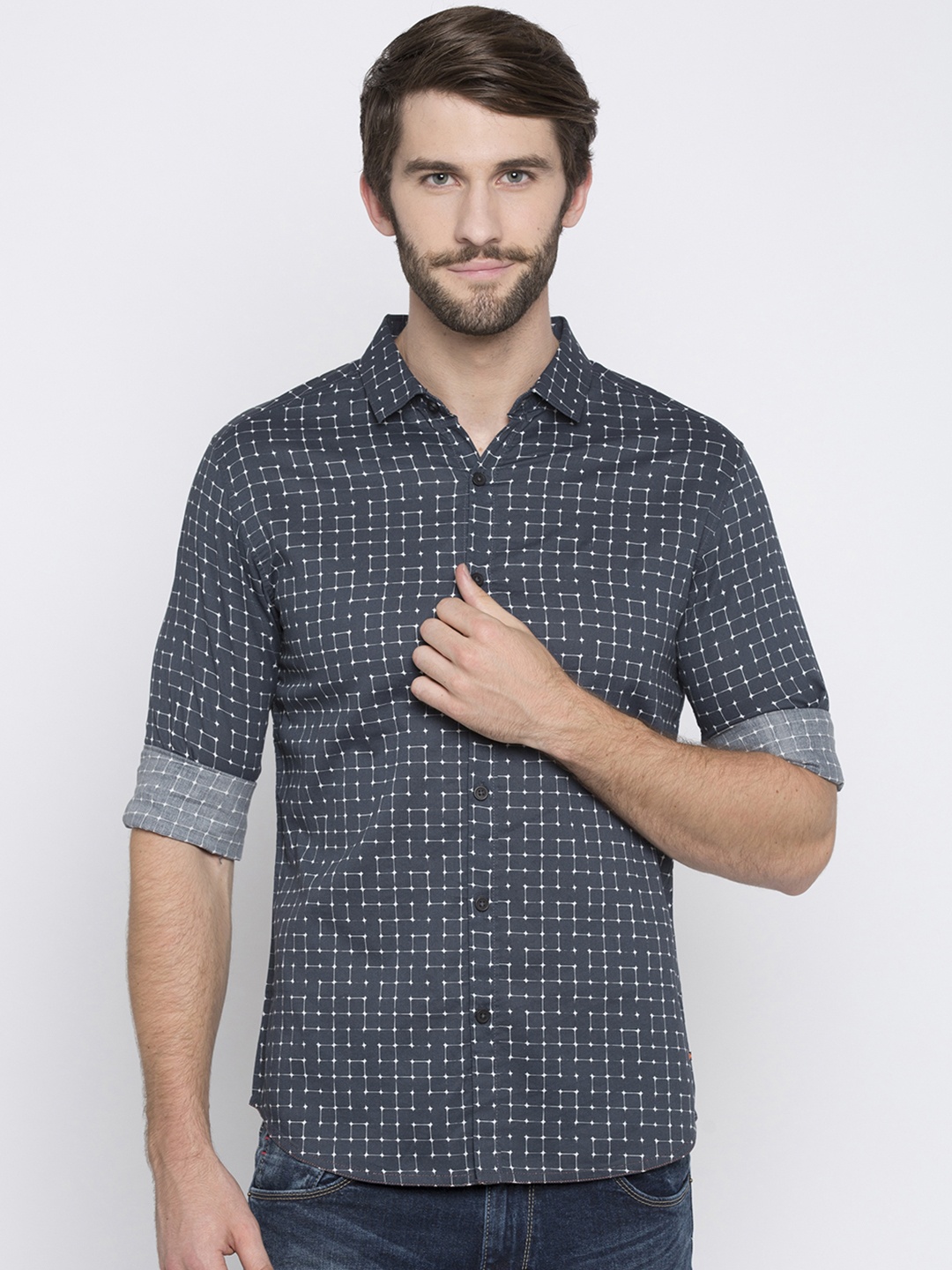 

SPYKAR Men Grey & White Slim Fit Printed Casual Shirt