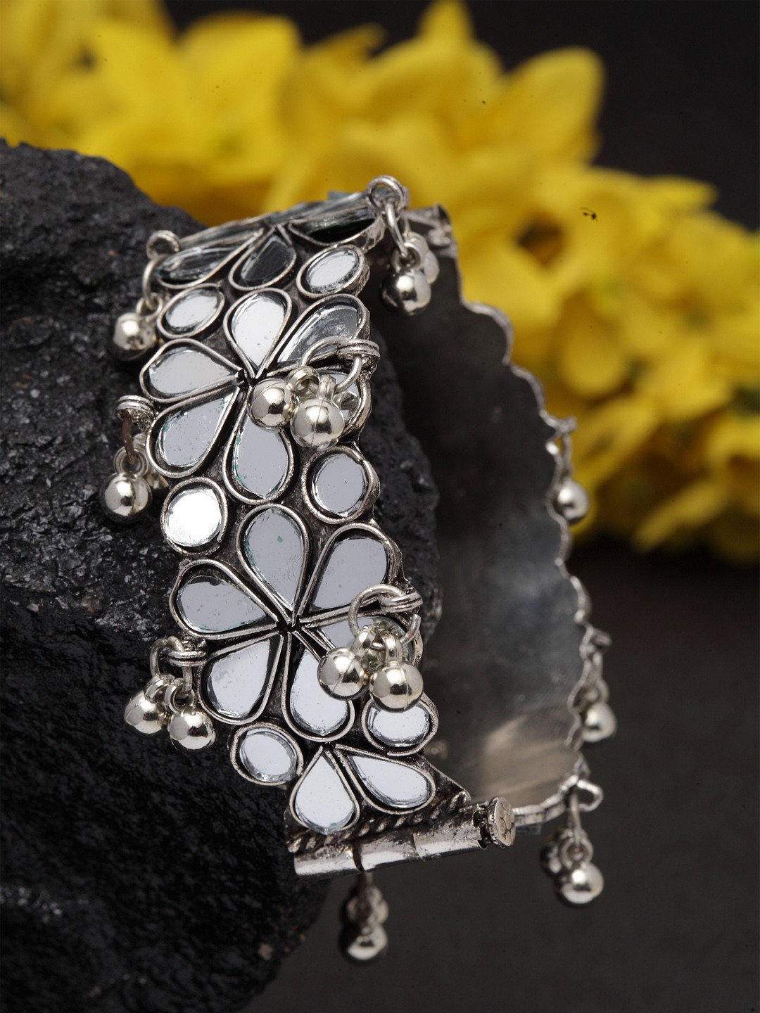 

Moedbuille Silver-Toned German Silver Brass-Plated Oxidised Mirror Bangle-Style Bracelet