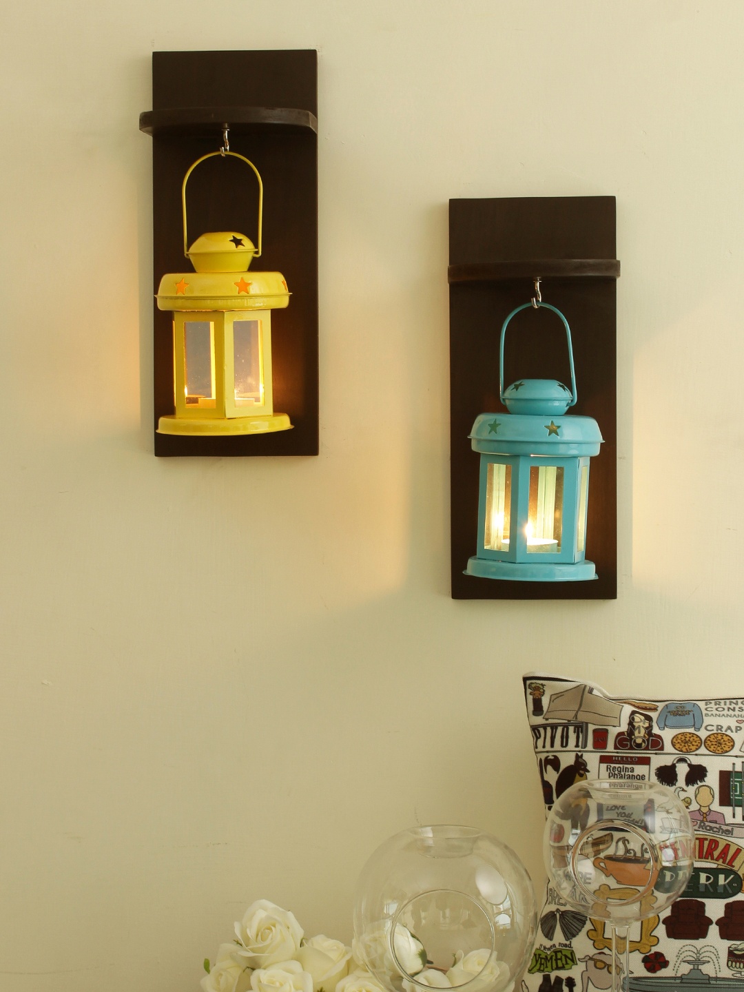 

TIED RIBBONS Set of 2 Brown & Blue Wall Shelf With Lantern