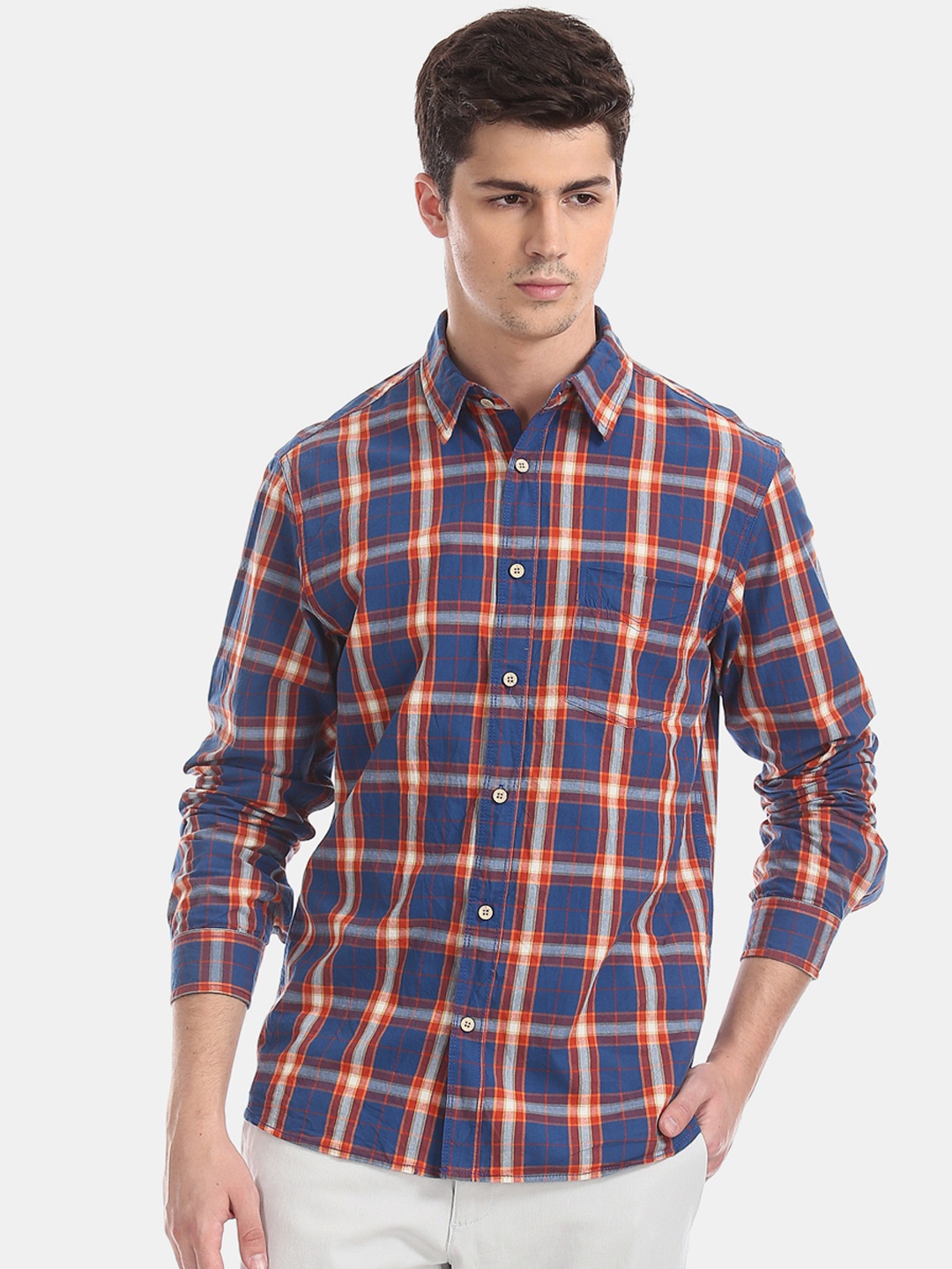 

Cherokee Men Navy Blue & Red Regular Fit Checked Casual Shirt