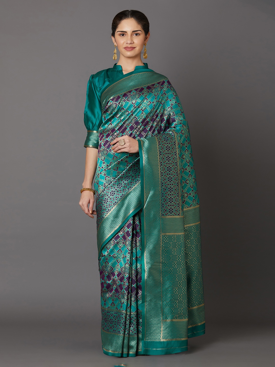 

Mitera Teal Green & Navy Blue Silk Blend Woven Design Kanjeevaram Saree