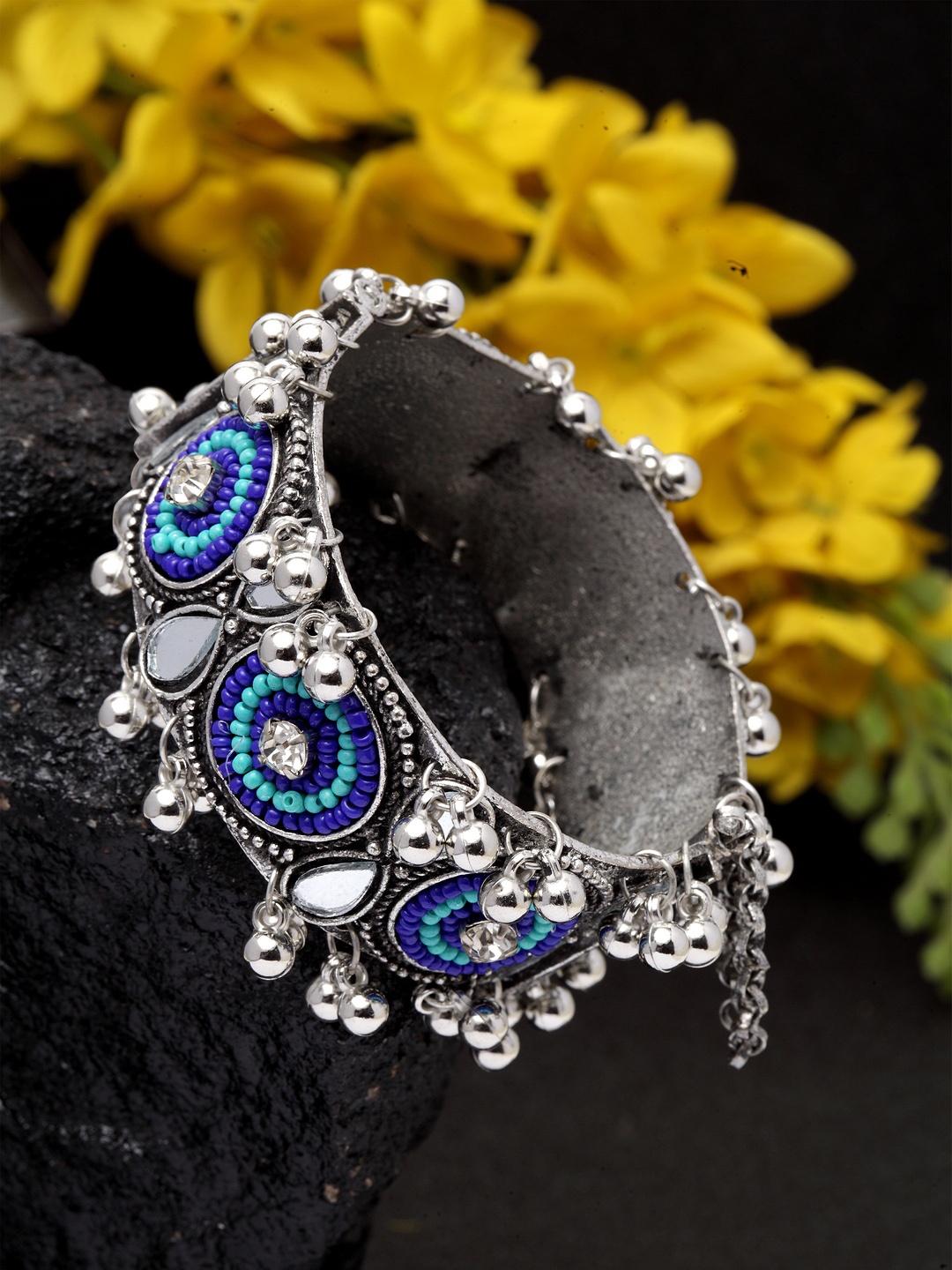 

Moedbuille Silver-Toned Handcrafted Oxidised Bracelet
