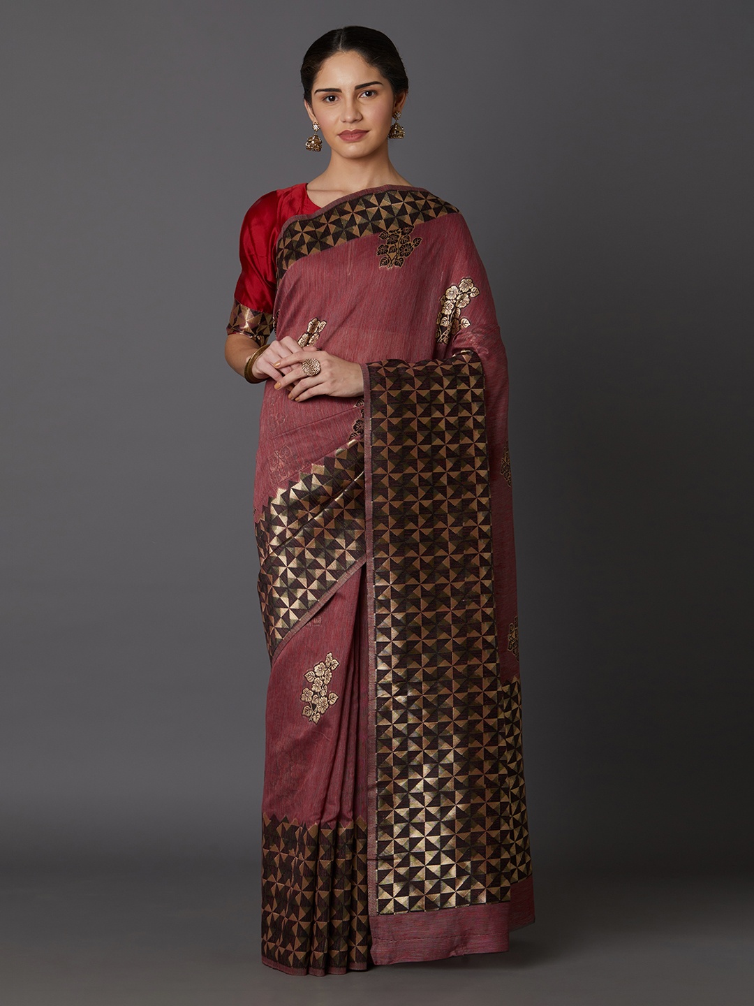 

Mitera Maroon & Black Silk Blend Woven Design Kanjeevaram Saree