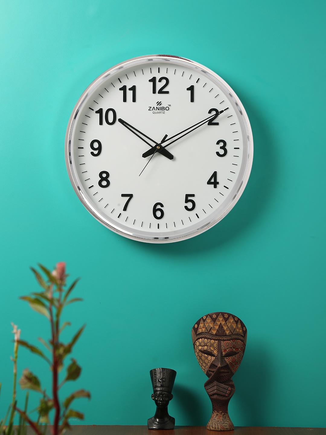 

ZANIBO Silver-Toned & White Round Solid 33 cm Analogue Wall Clock