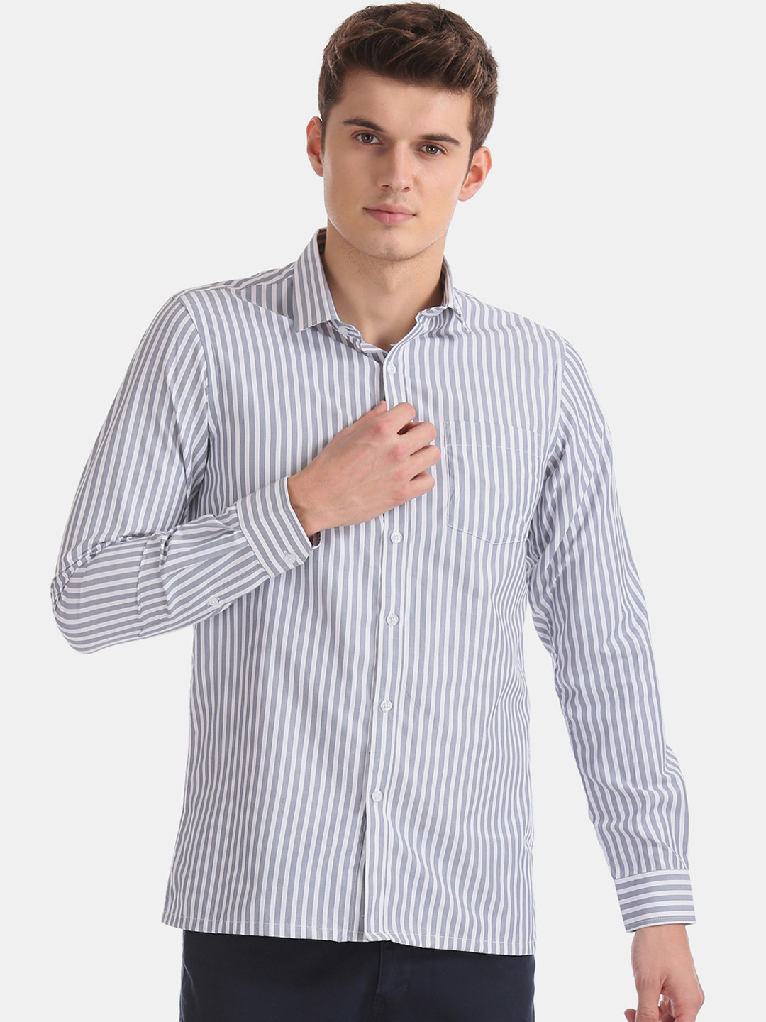 

Excalibur Men White & Grey Regular Fit Striped Formal Shirt
