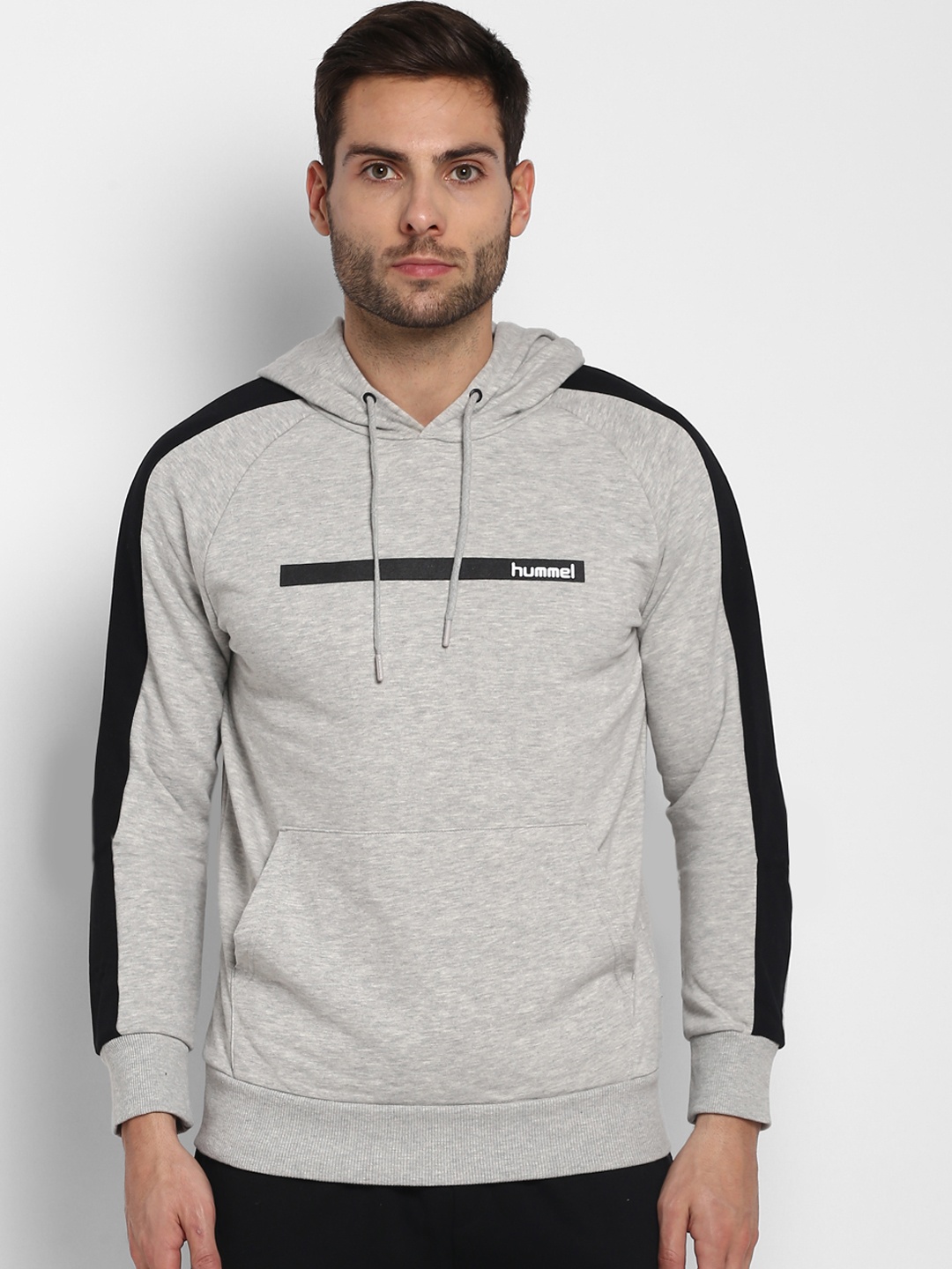 

hummel Men Grey & Black Solid Hooded Sweatshirt