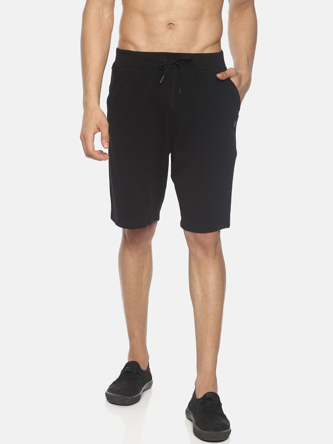 

Soul Space Men Black Solid Regular Fit Sports Shorts