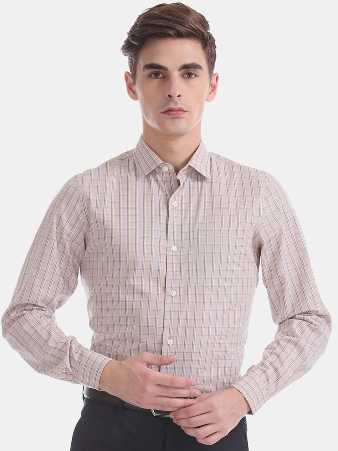 

Excalibur Men Beige & Blue Slim Fit Checked Semiformal Shirt