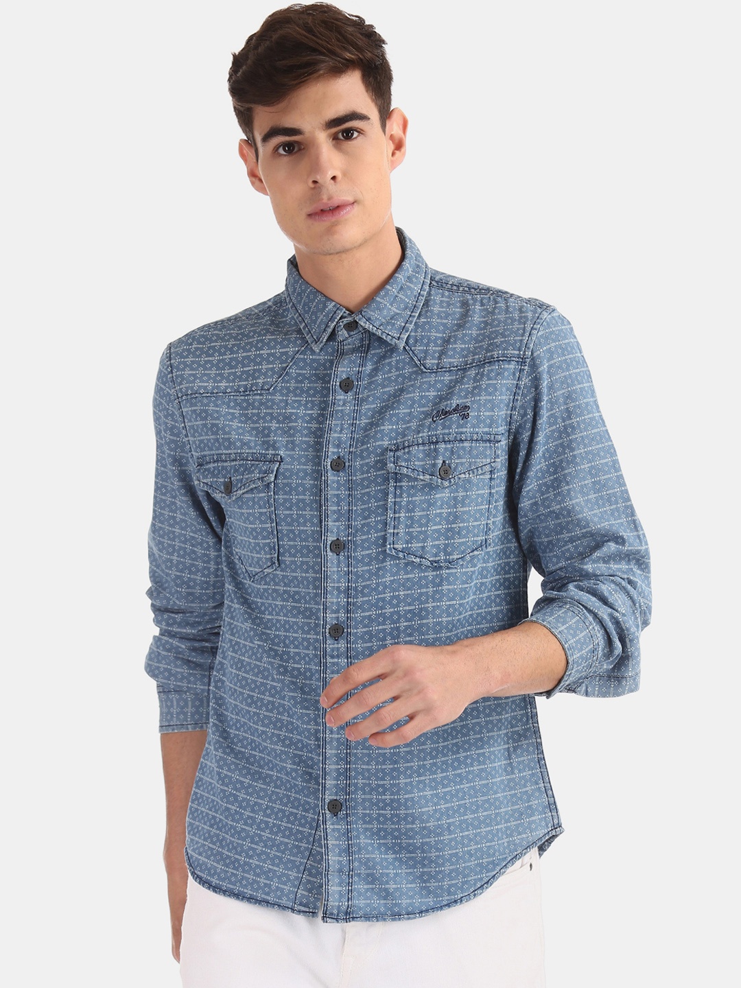 

Cherokee Men Blue & Off-White Regular Fit Printed Casual Denim Shirt