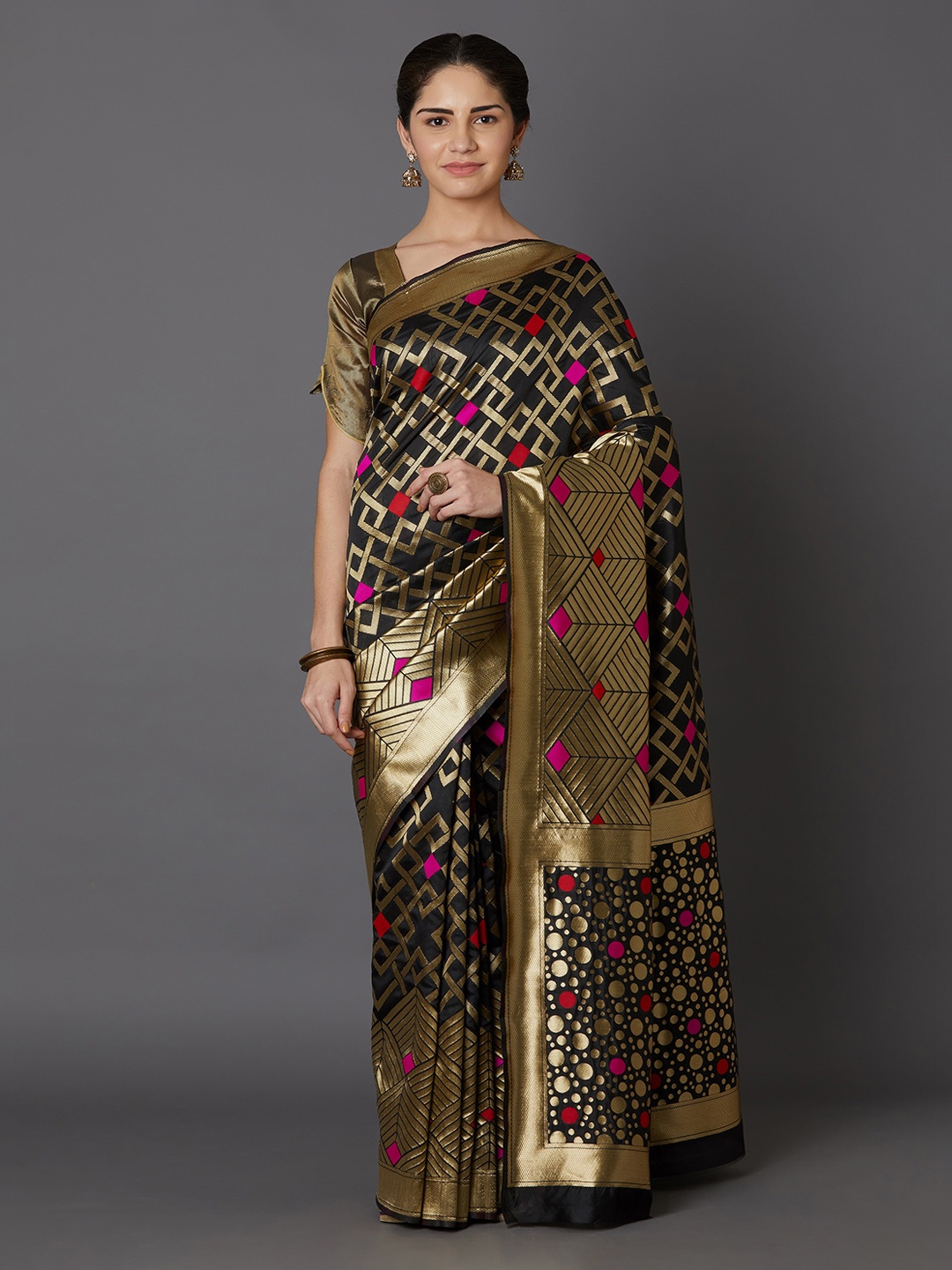 

Mitera Black & Gold-Coloured Silk Blend Woven Design Kanjeevaram Saree