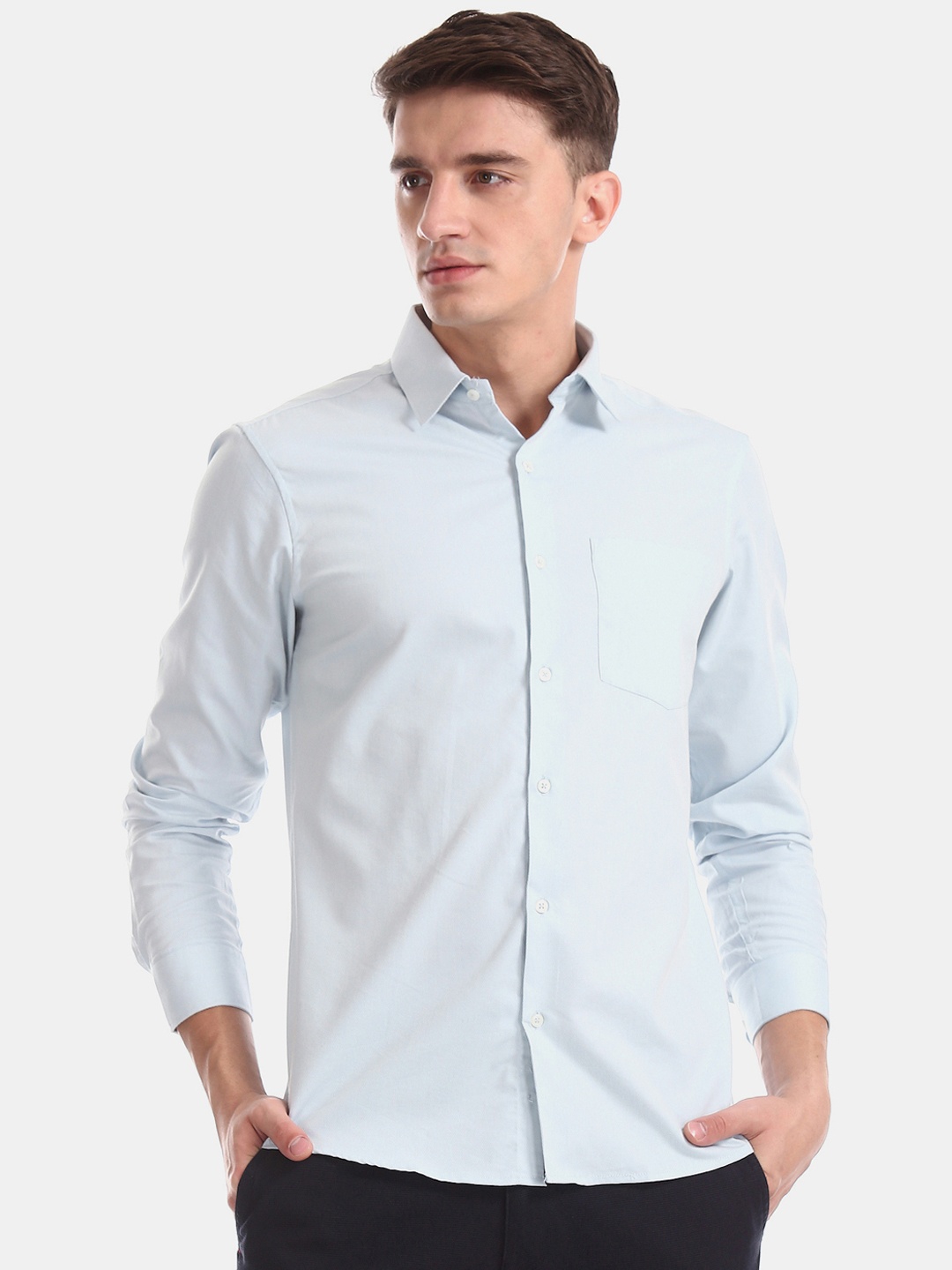 

Excalibur Men Blue Slim Fit Solid Casual Shirt