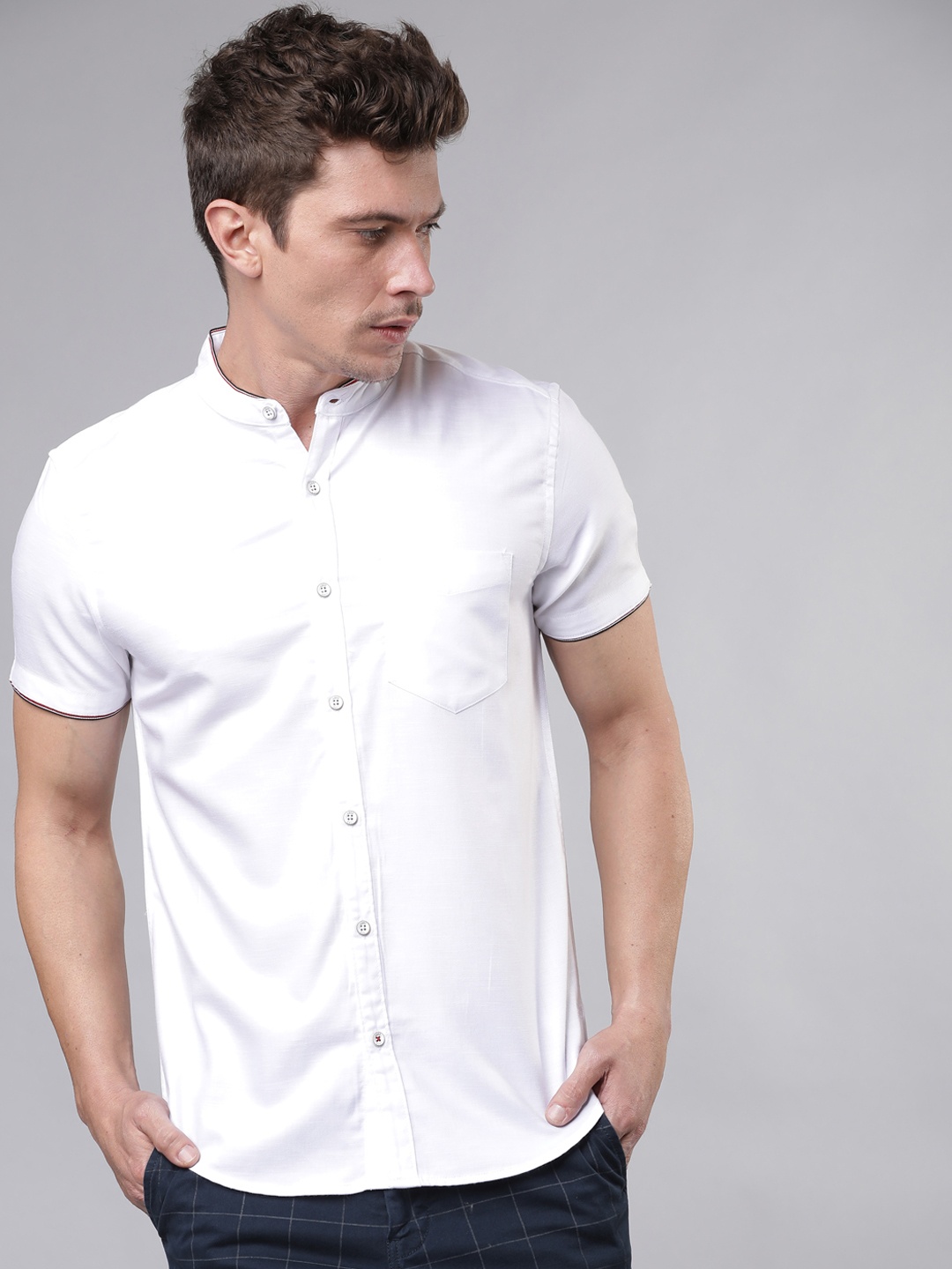 LOCOMOTIVE Men White Slim Fit Solid Casual Shirt