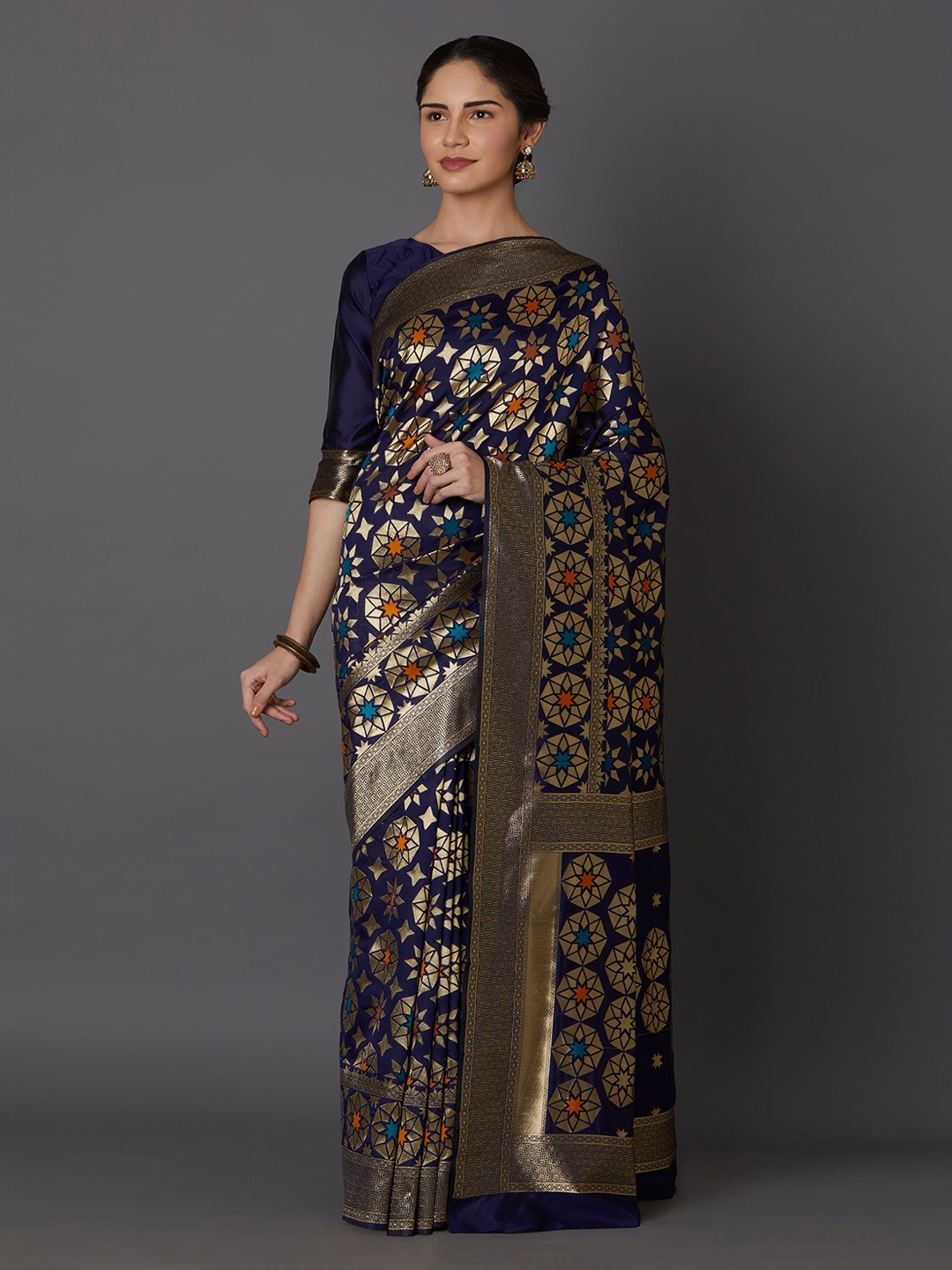 

Mitera Navy Blue & Gold-Toned Silk Blend Woven Design Kanjeevaram Saree