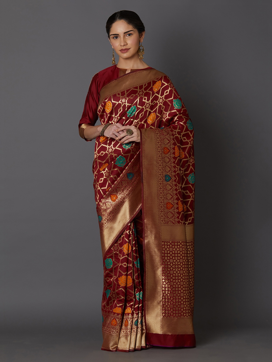 

Mitera Maroon & Gold-Toned Silk Blend Woven Design Kanjeevaram Saree
