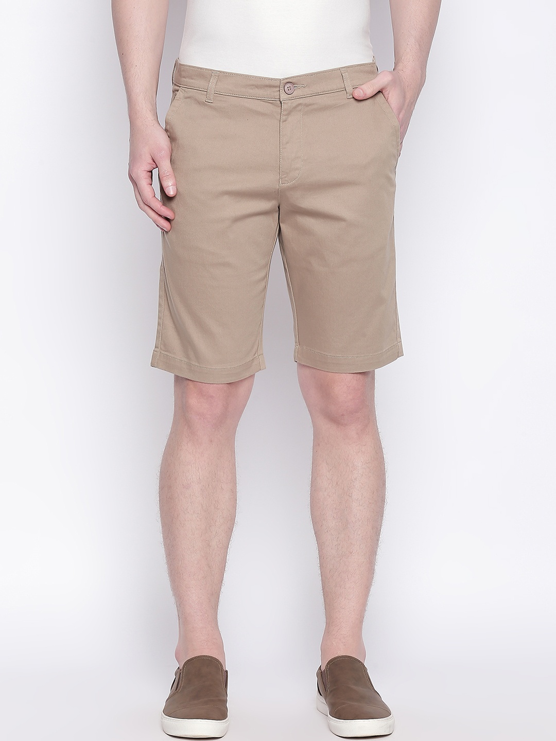 

GIORDANO Men Khaki Solid Slim Fit Regular Shorts