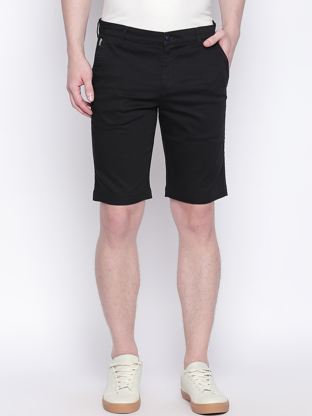 

GIORDANO Men Black Solid Slim Fit Regular Shorts