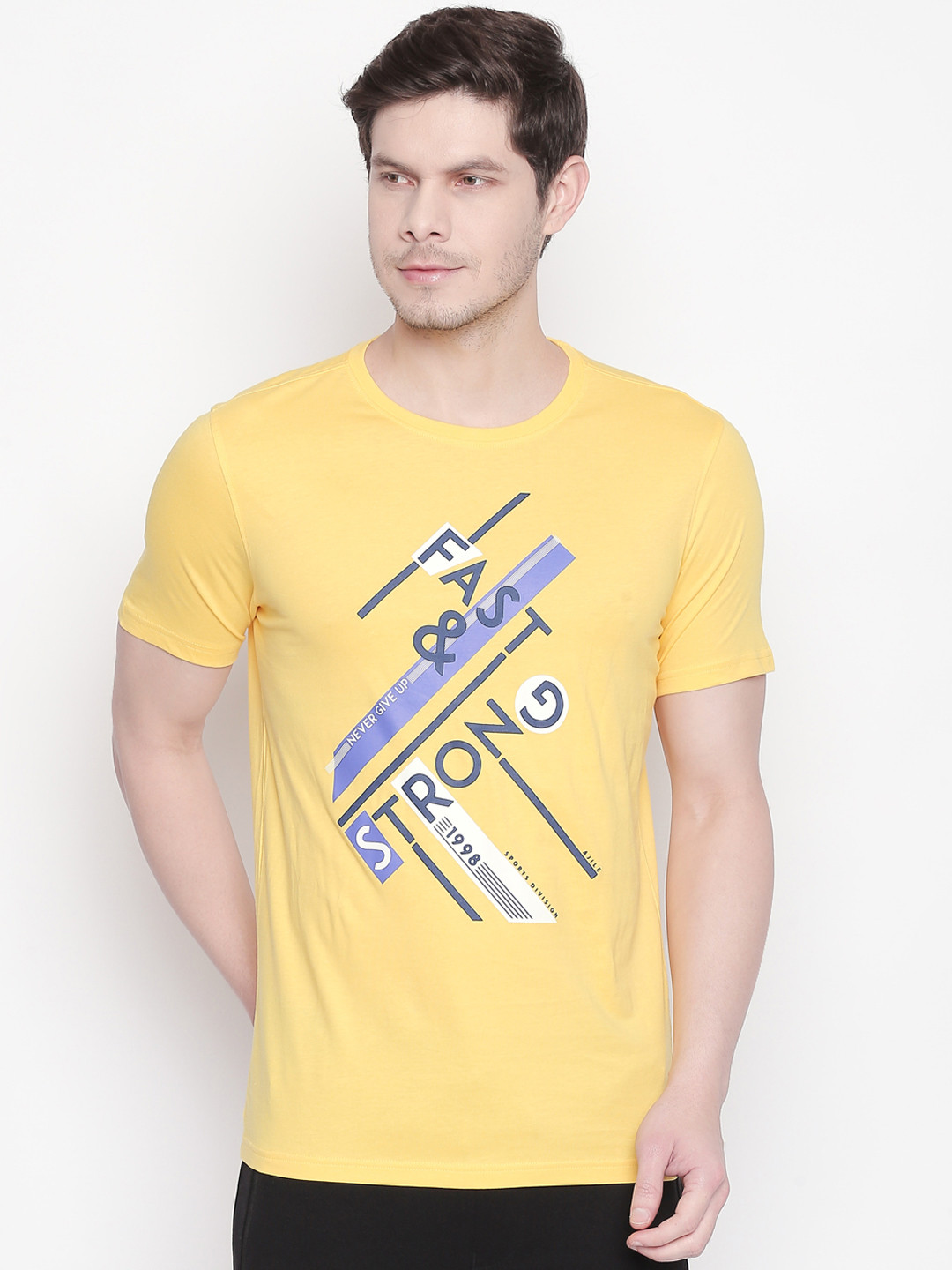 

Ajile by Pantaloons Men Yellow Printed Round Neck T-shirt