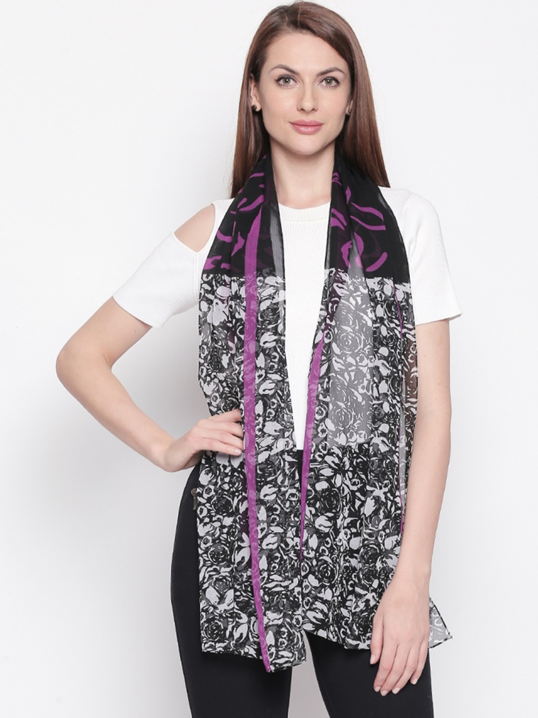 

Style Quotient Women Black & White Printed Stole