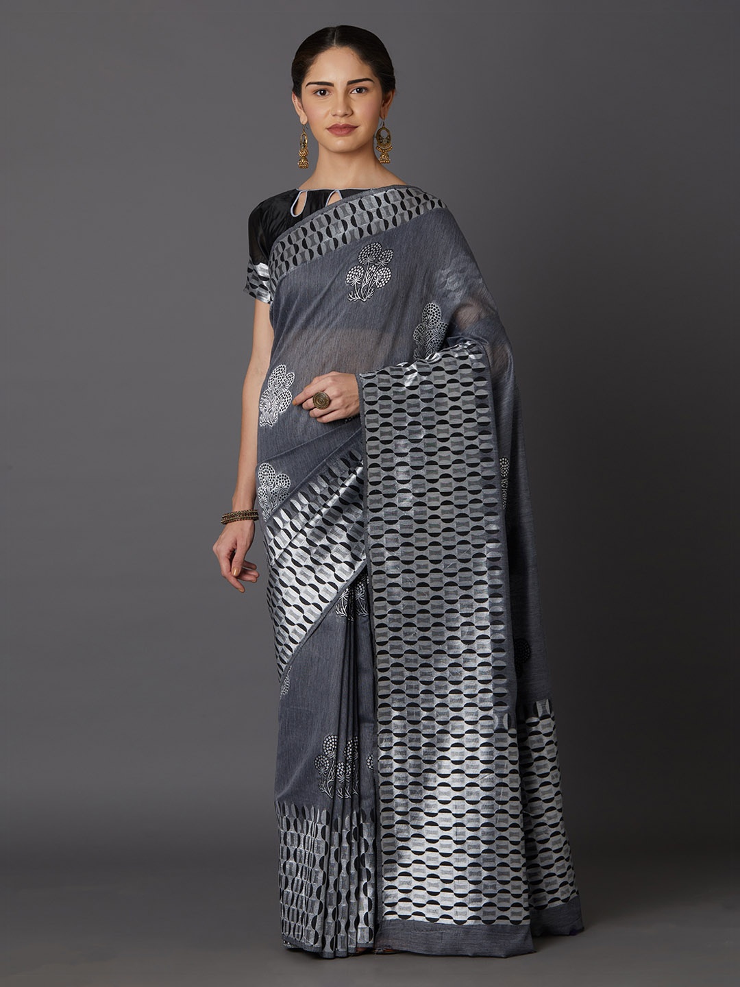 

Mitera Grey & Silver-Toned Silk Blend Woven Design Kanjeevaram Saree