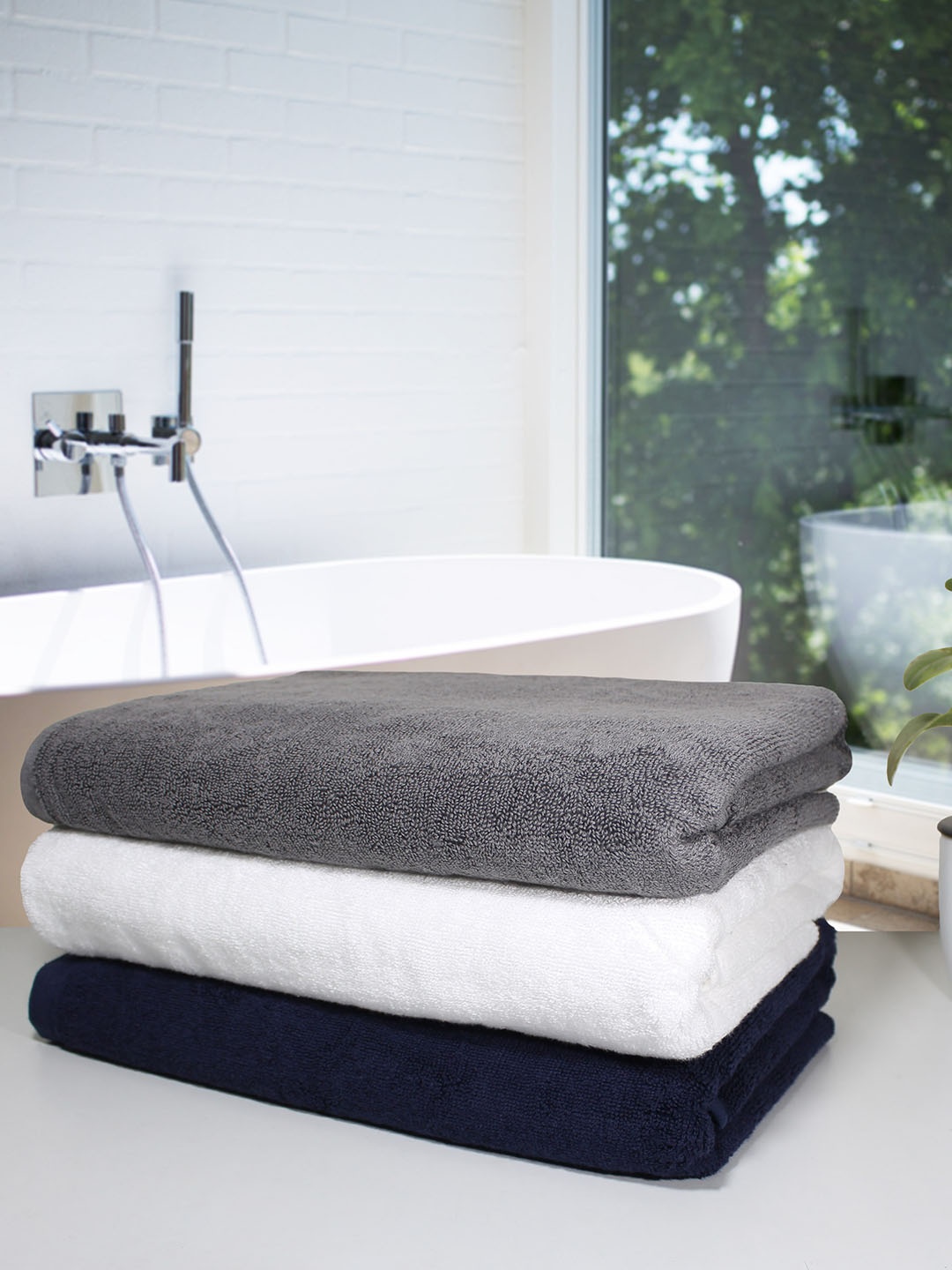 

Heelium Set of 3 Solid 600GSM Quick Absorbent Bath Towels, Blue