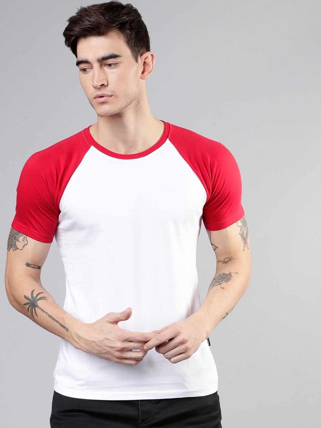 

LOCOMOTIVE Men Red Solid Round Neck T-shirt
