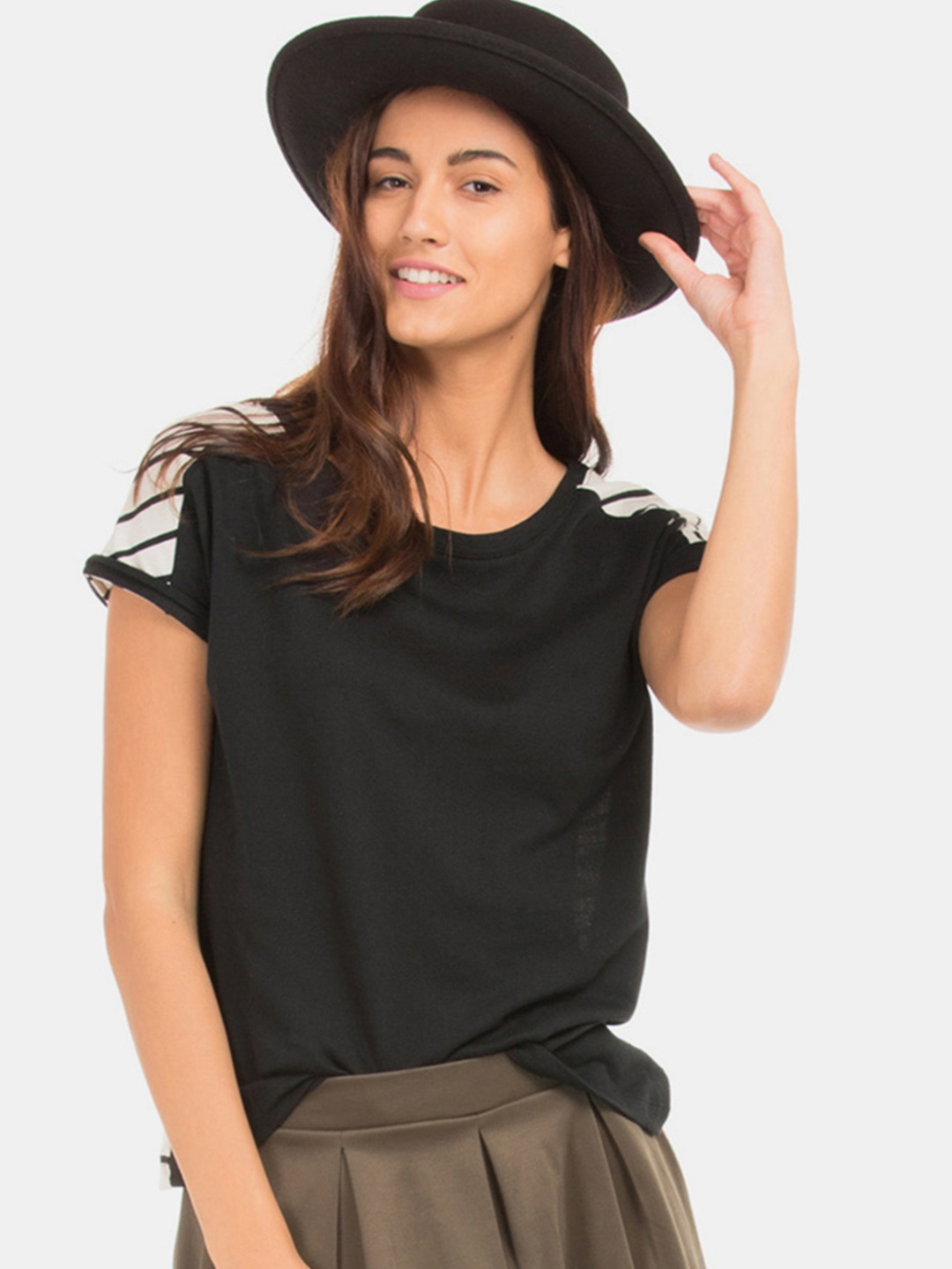 

Sugr Women Black & White Striped Top