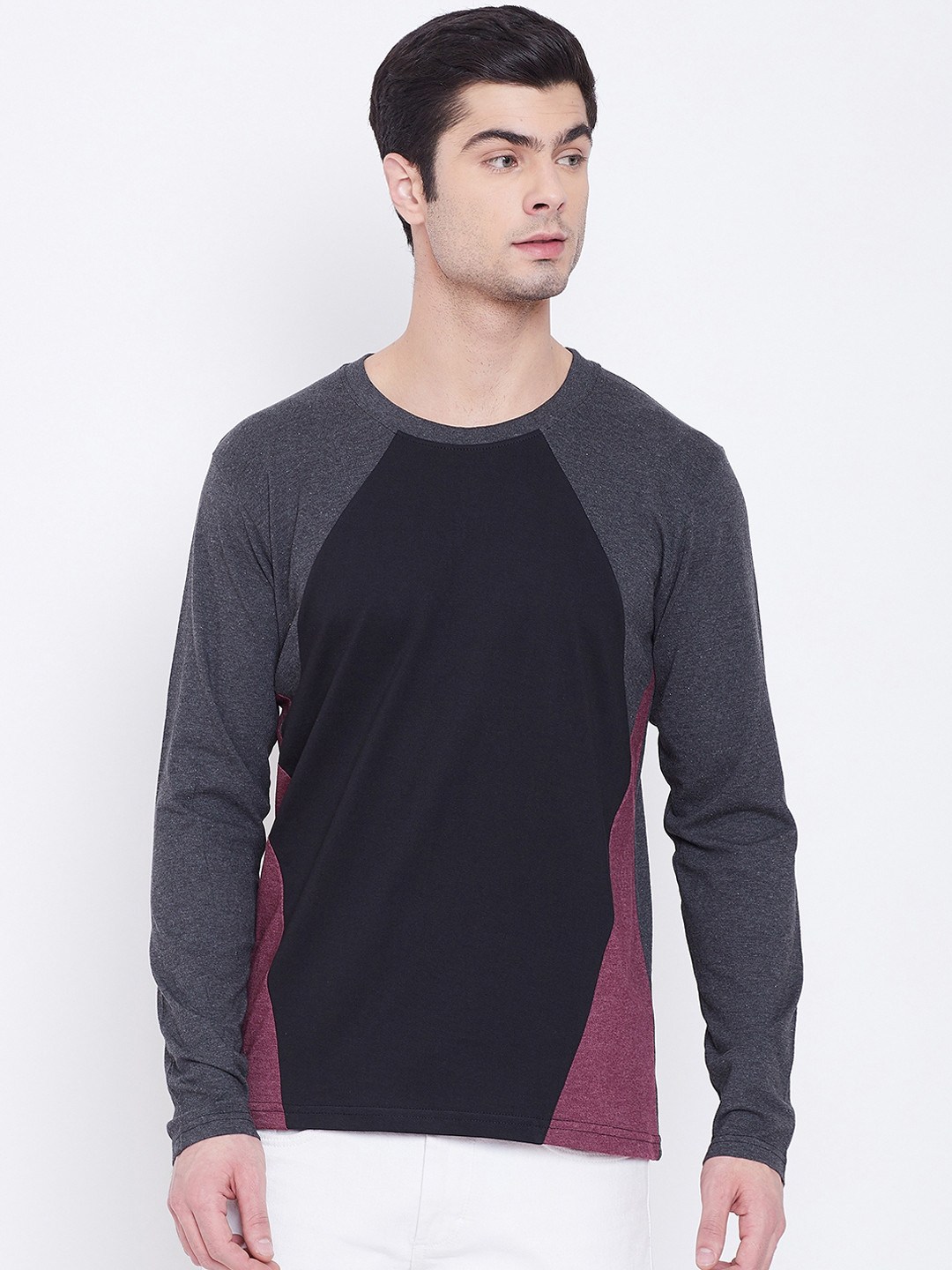 

The Dry State Men Charcoal Grey & Black Colourblocked Round Neck T-shirt