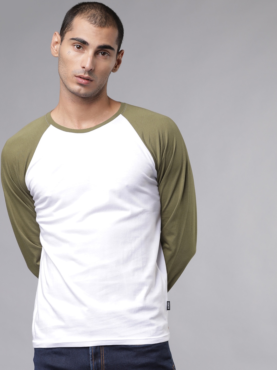 

LOCOMOTIVE Men Olive Green & White Colourblocked Round Neck T-shirt